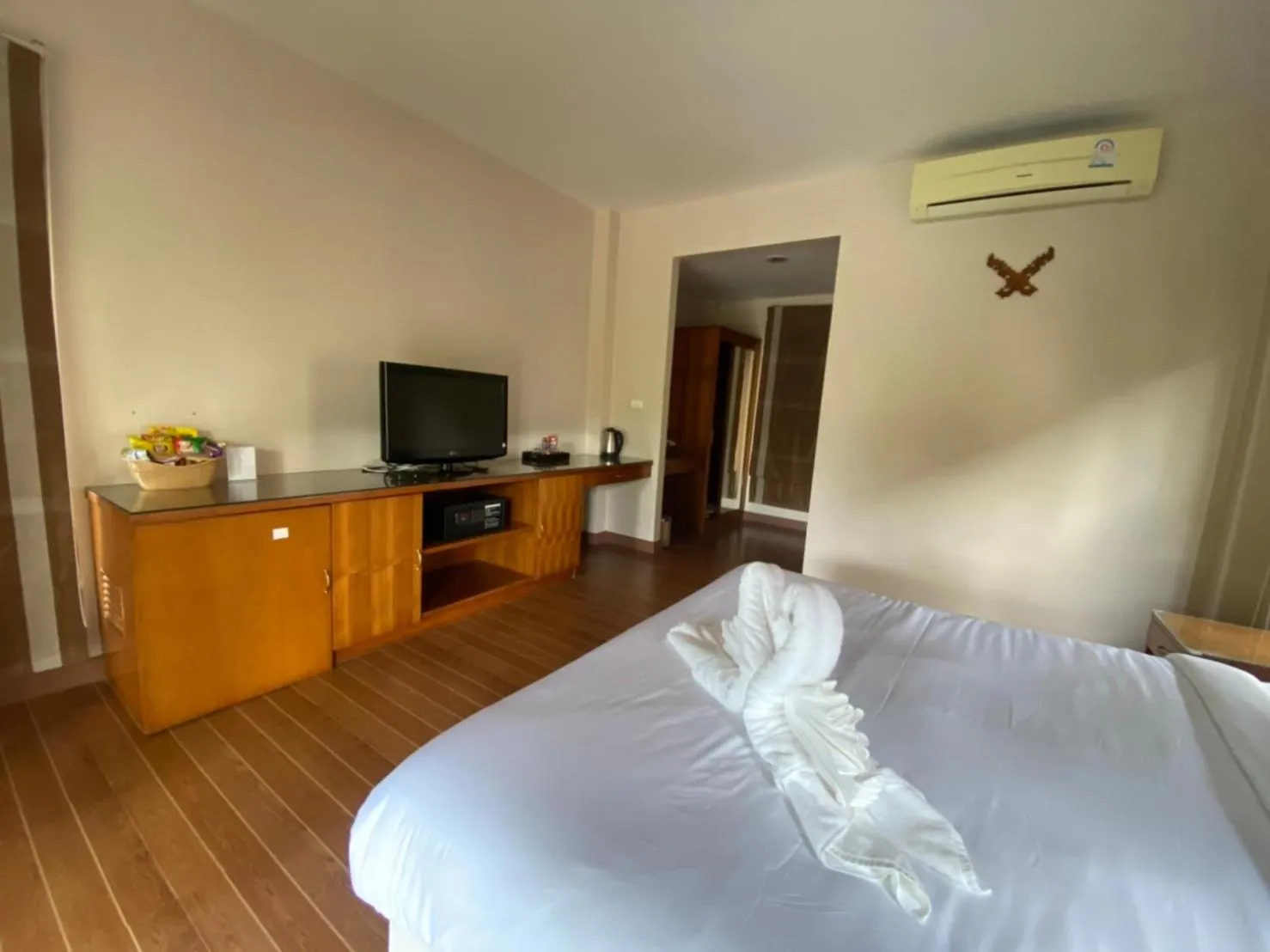 Bed in Chaithalay Khanom Resort