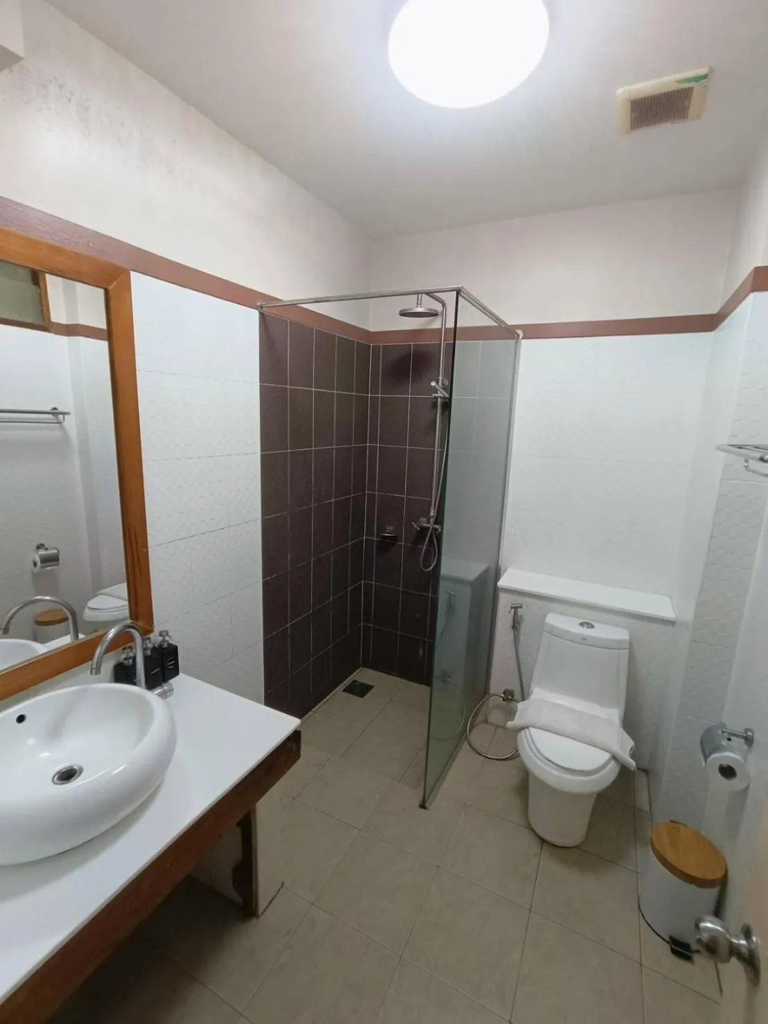 Shower in Chaithalay Khanom Resort