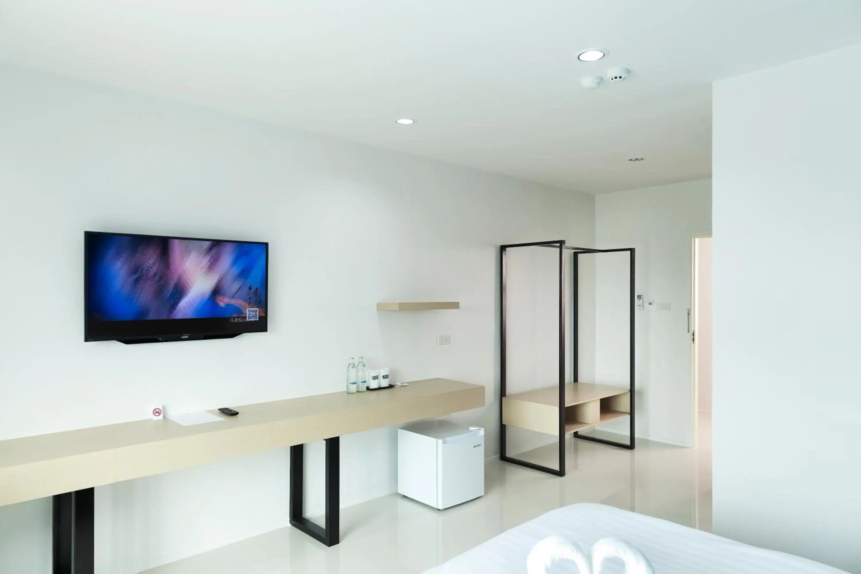 TV and multimedia, Bed in B Hotel TV and multimedia, Bed in B Hotel