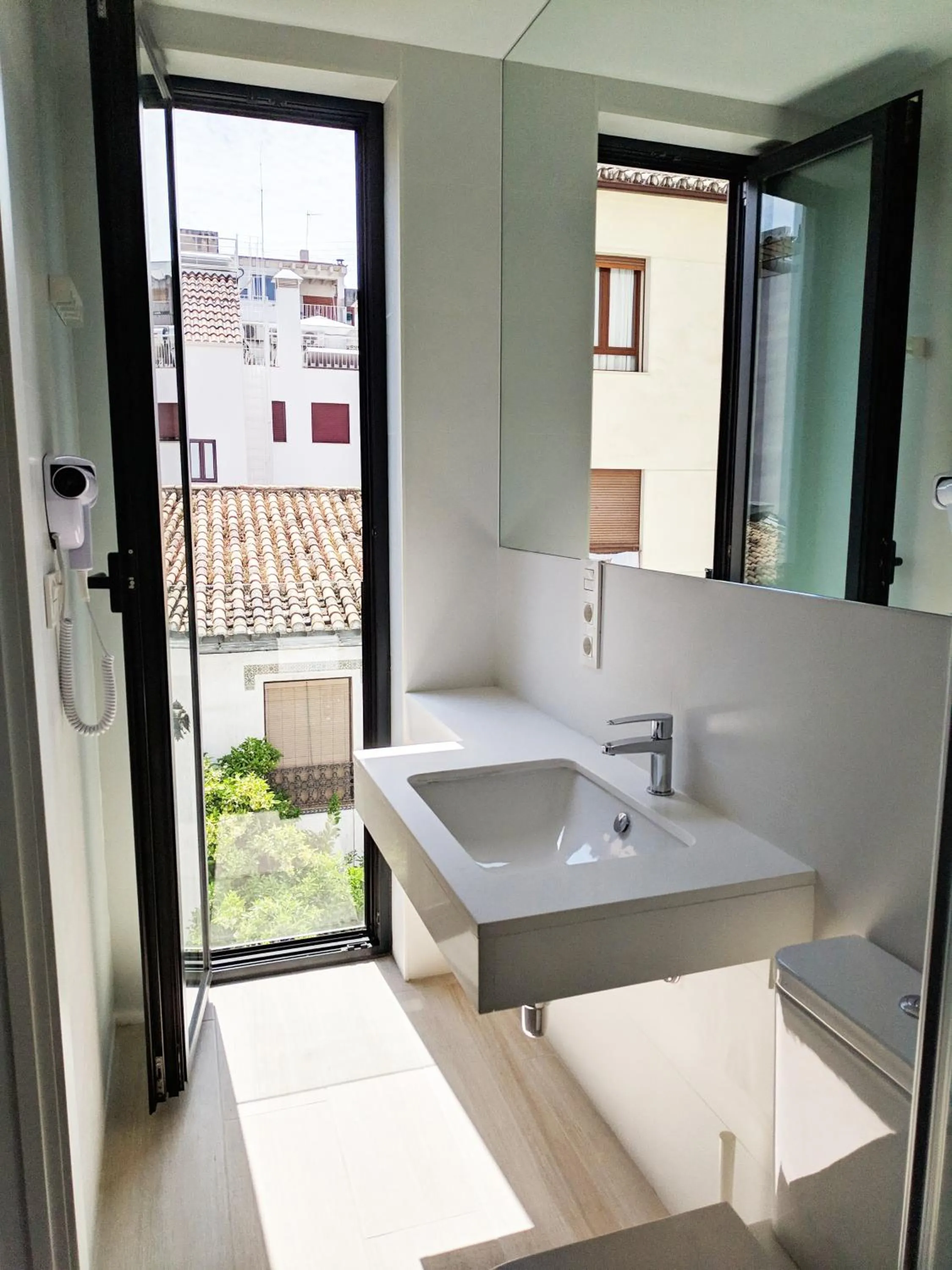 Toilet in Broz Hostel
