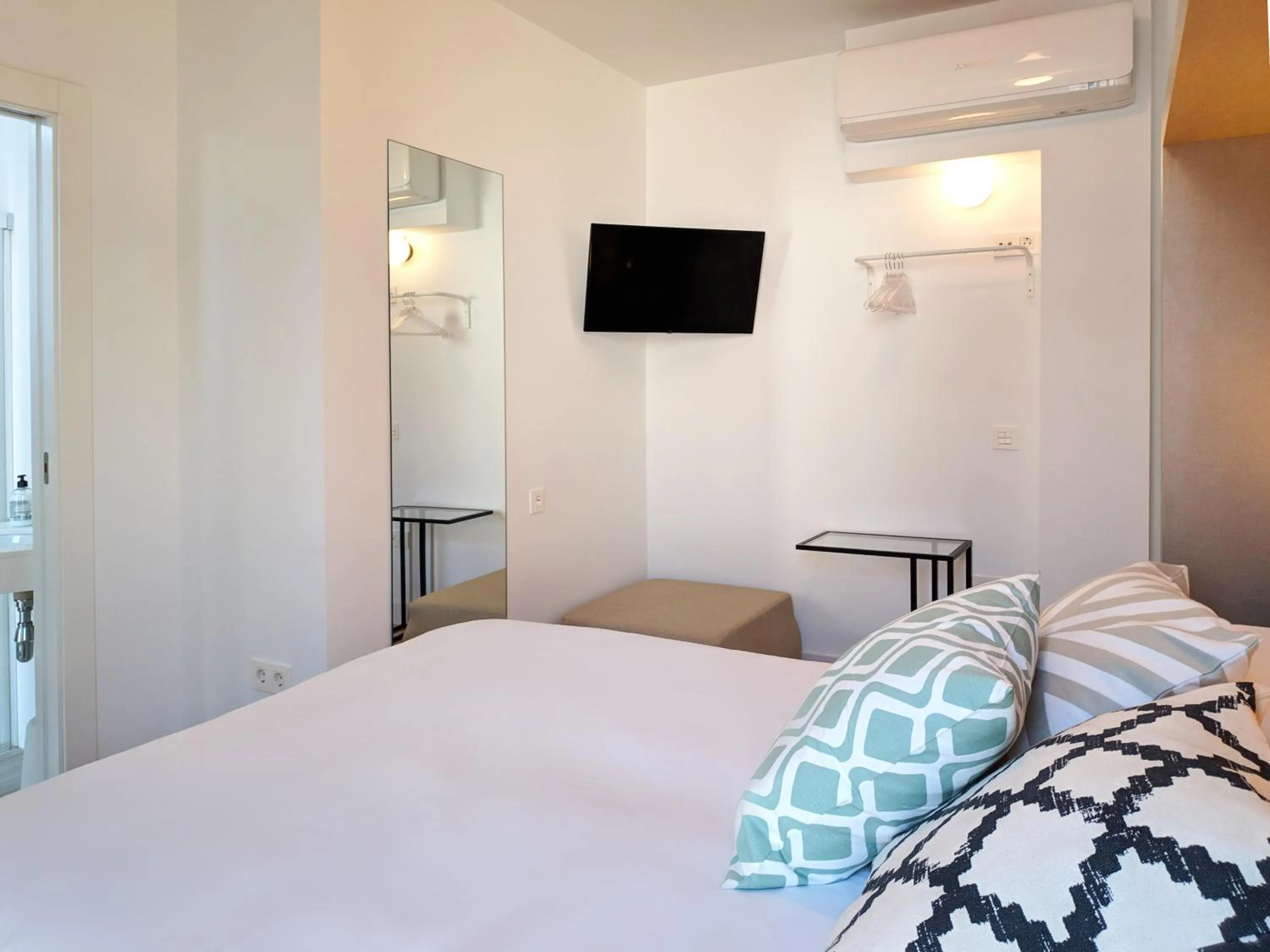 Shower, Bed in Broz Hostel