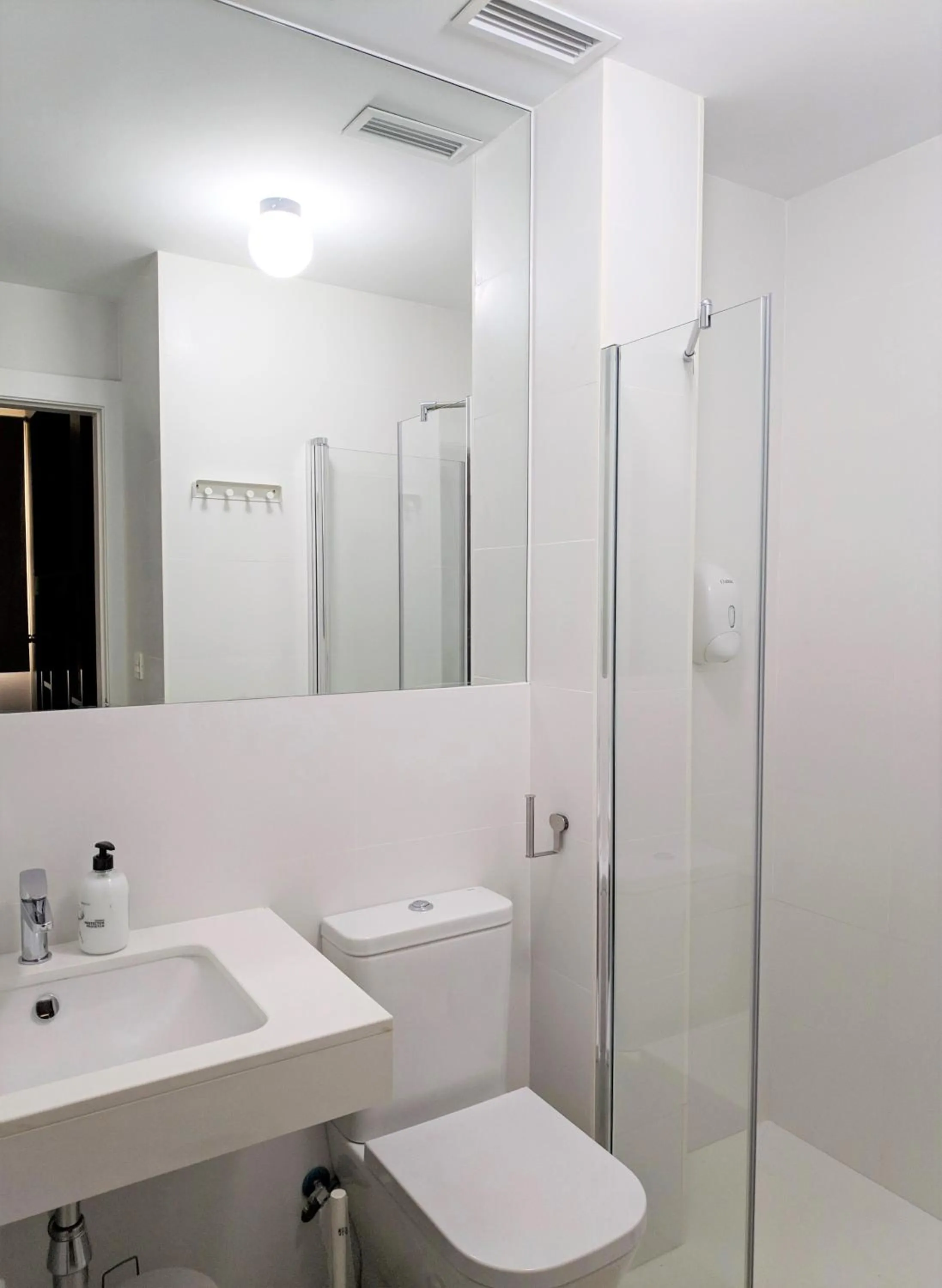 Shower in Broz Hostel