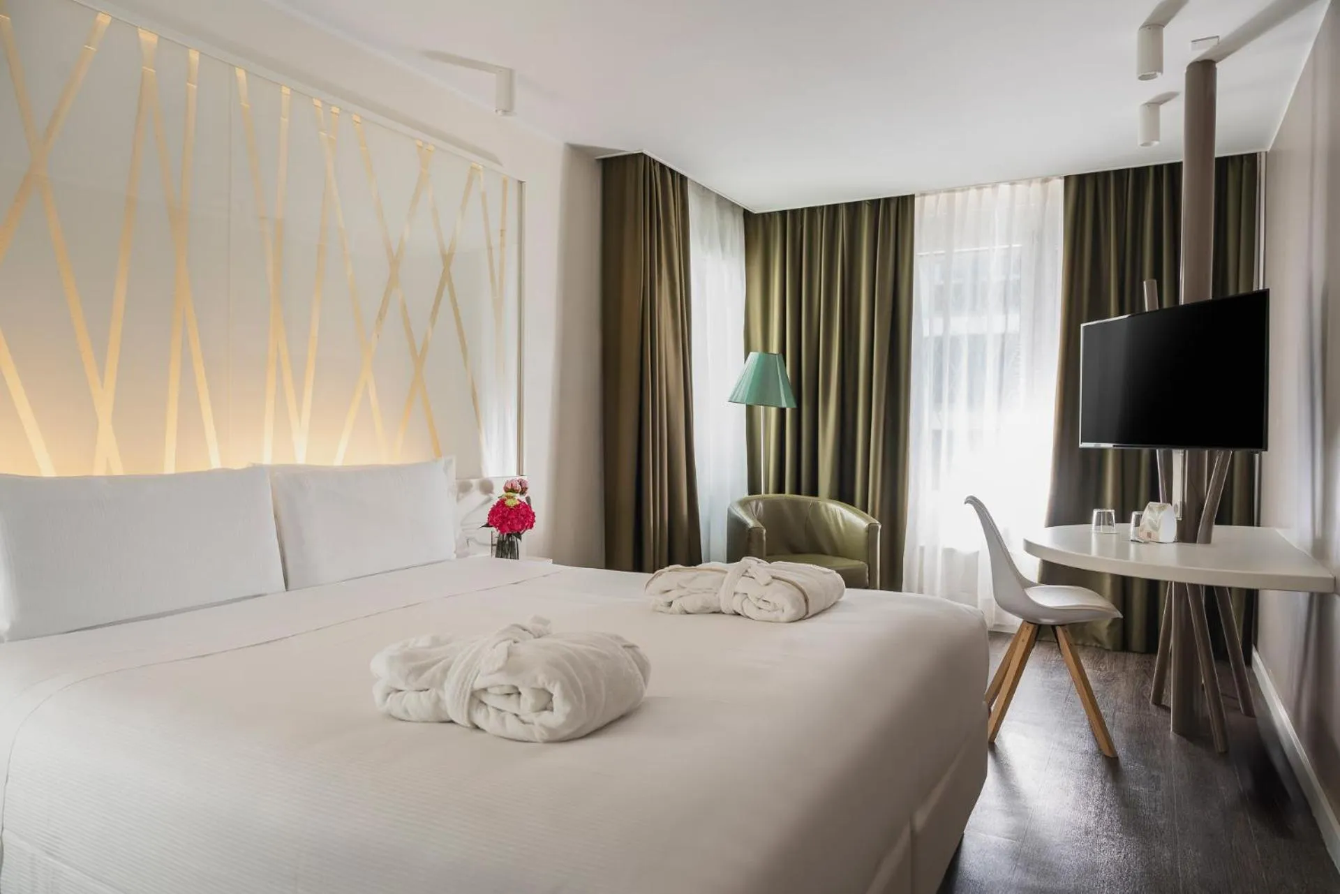 Bed in Hotel Admiral Lugano