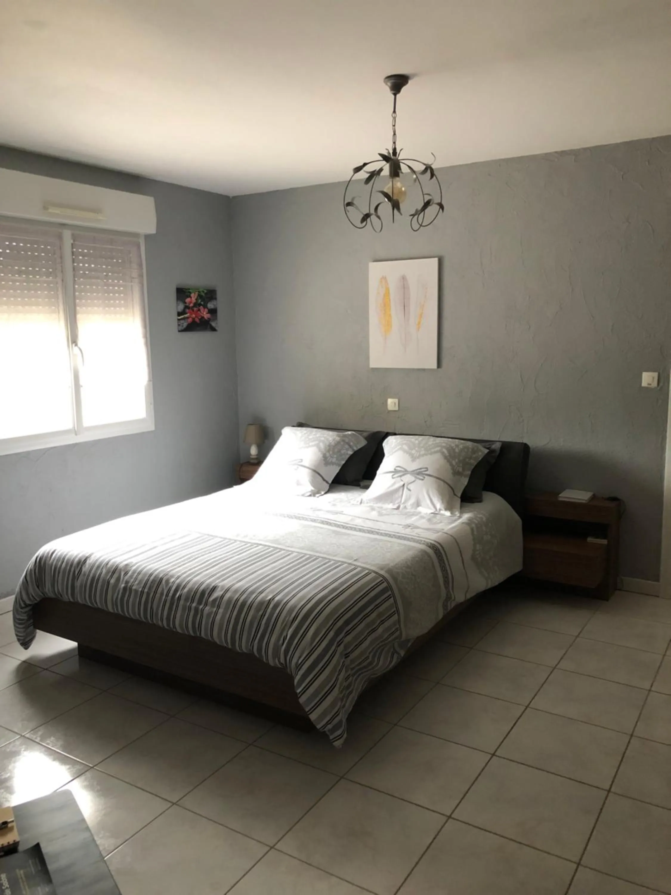 Photo of the whole room, Bed in NAT&LYS