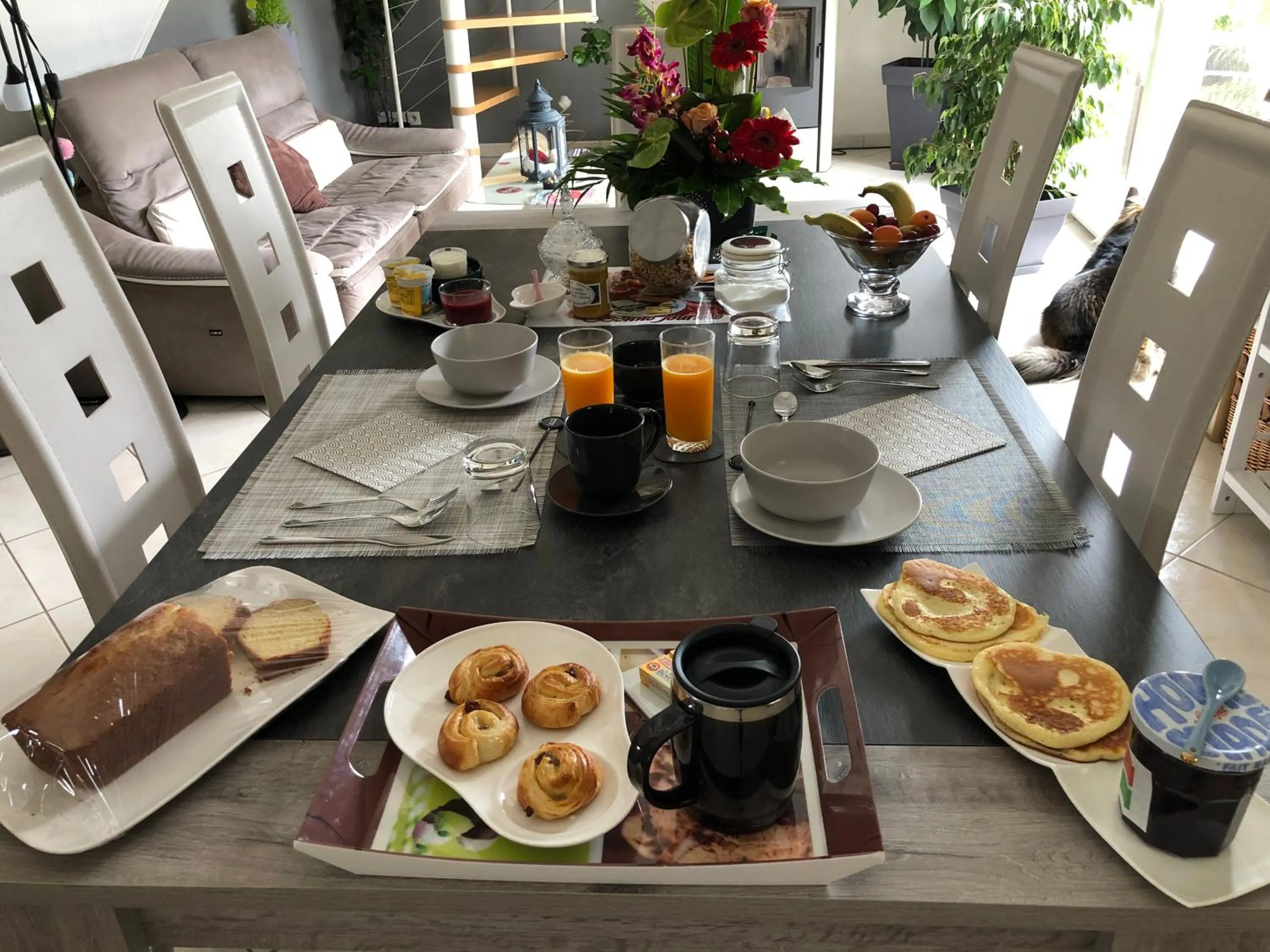 Continental breakfast in NAT&LYS