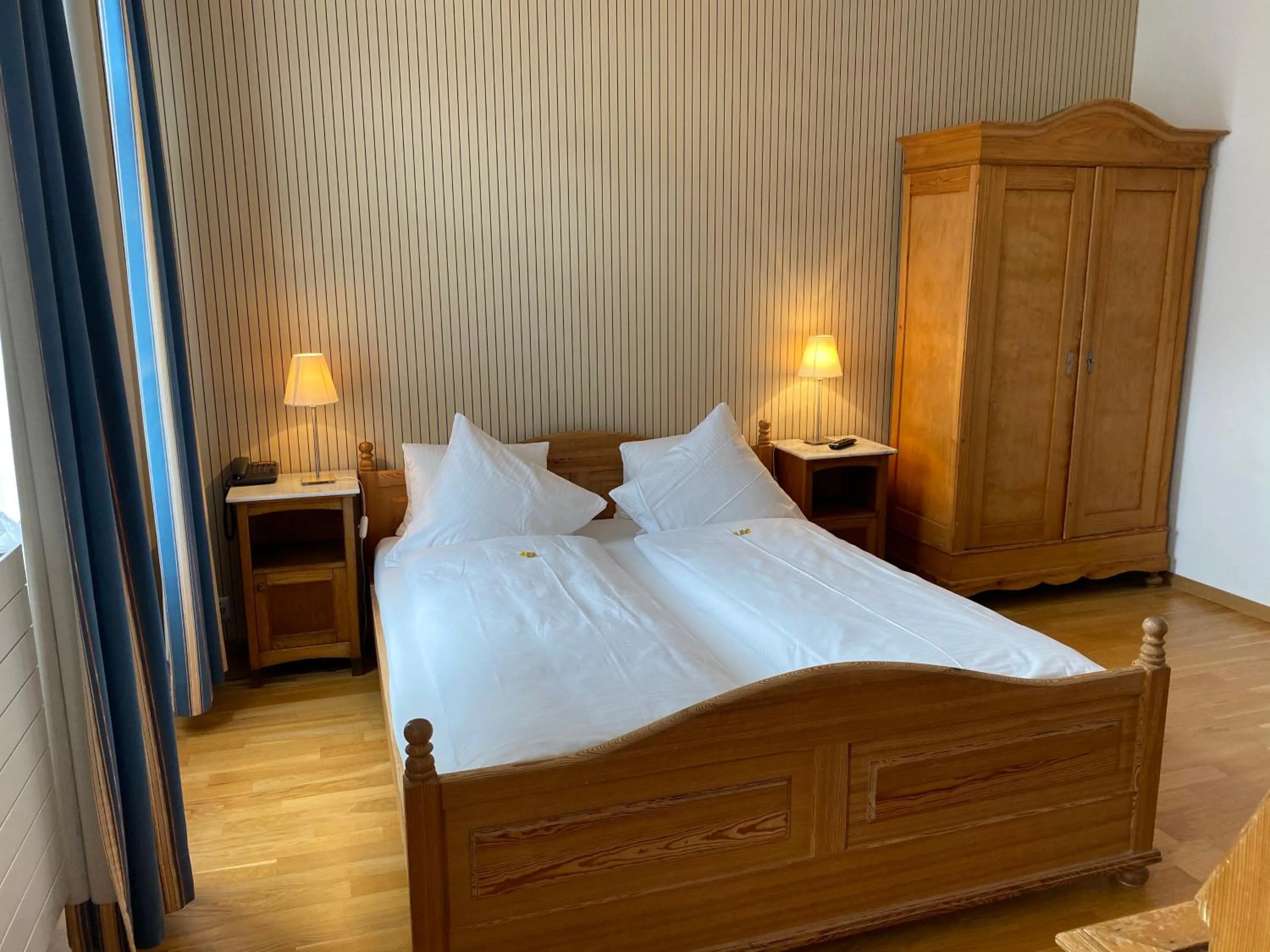 Photo of the whole room, Bed in Carlton-Europe Vintage Adults Hotel