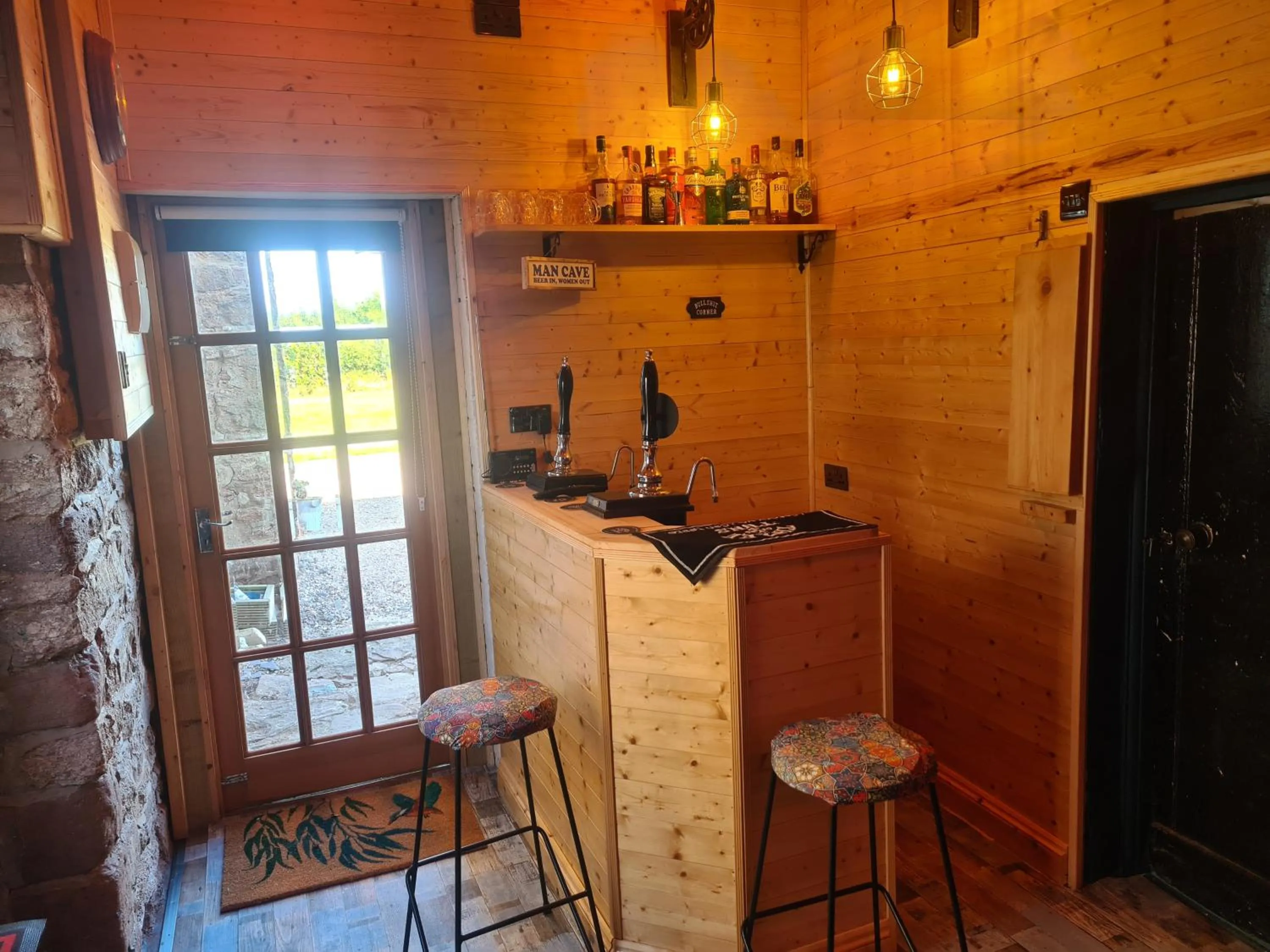 Lounge or bar in Upper Eyton Farmhouse B&B