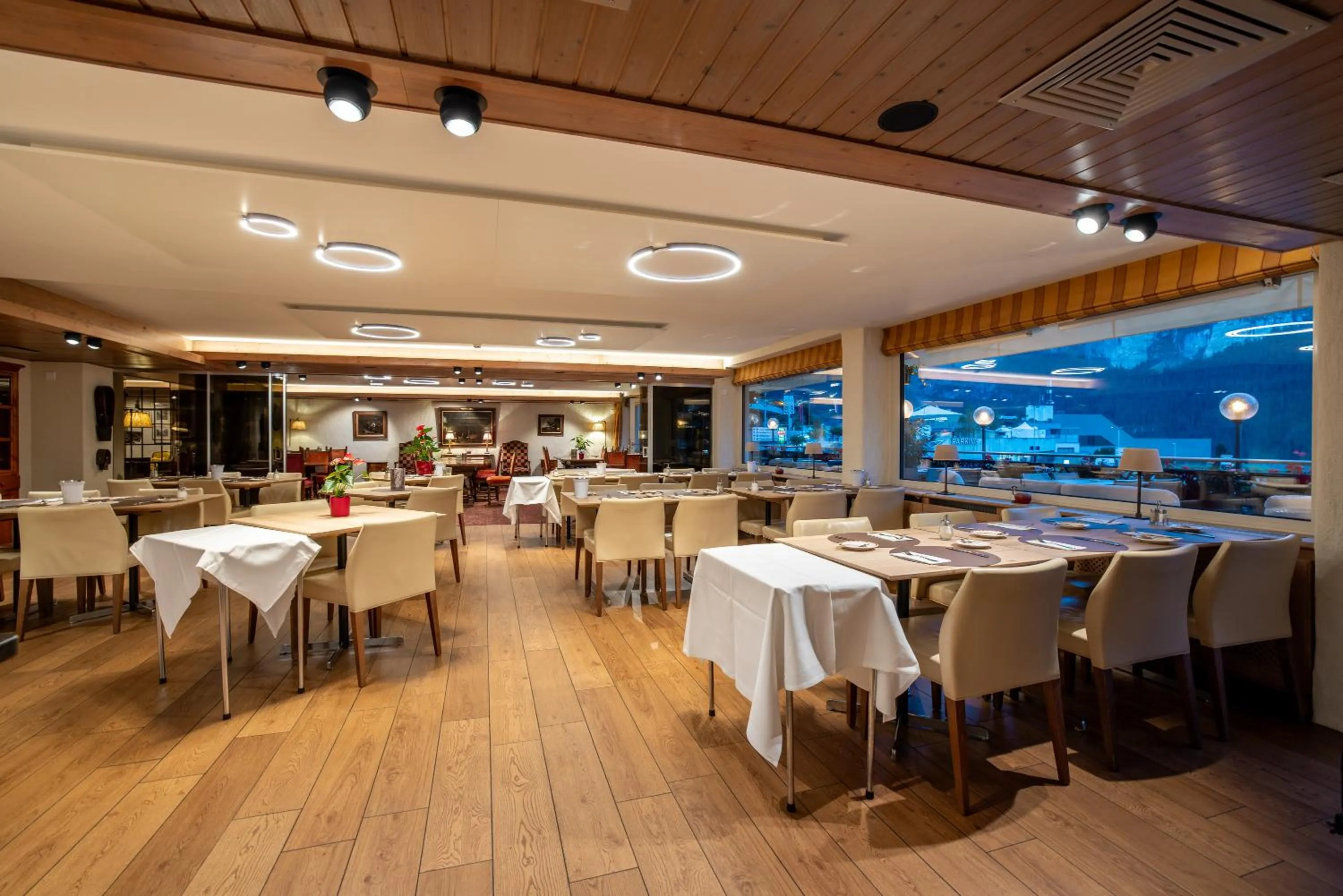 Restaurant/places to eat in Hotel Kreuz & Post Grindelwald