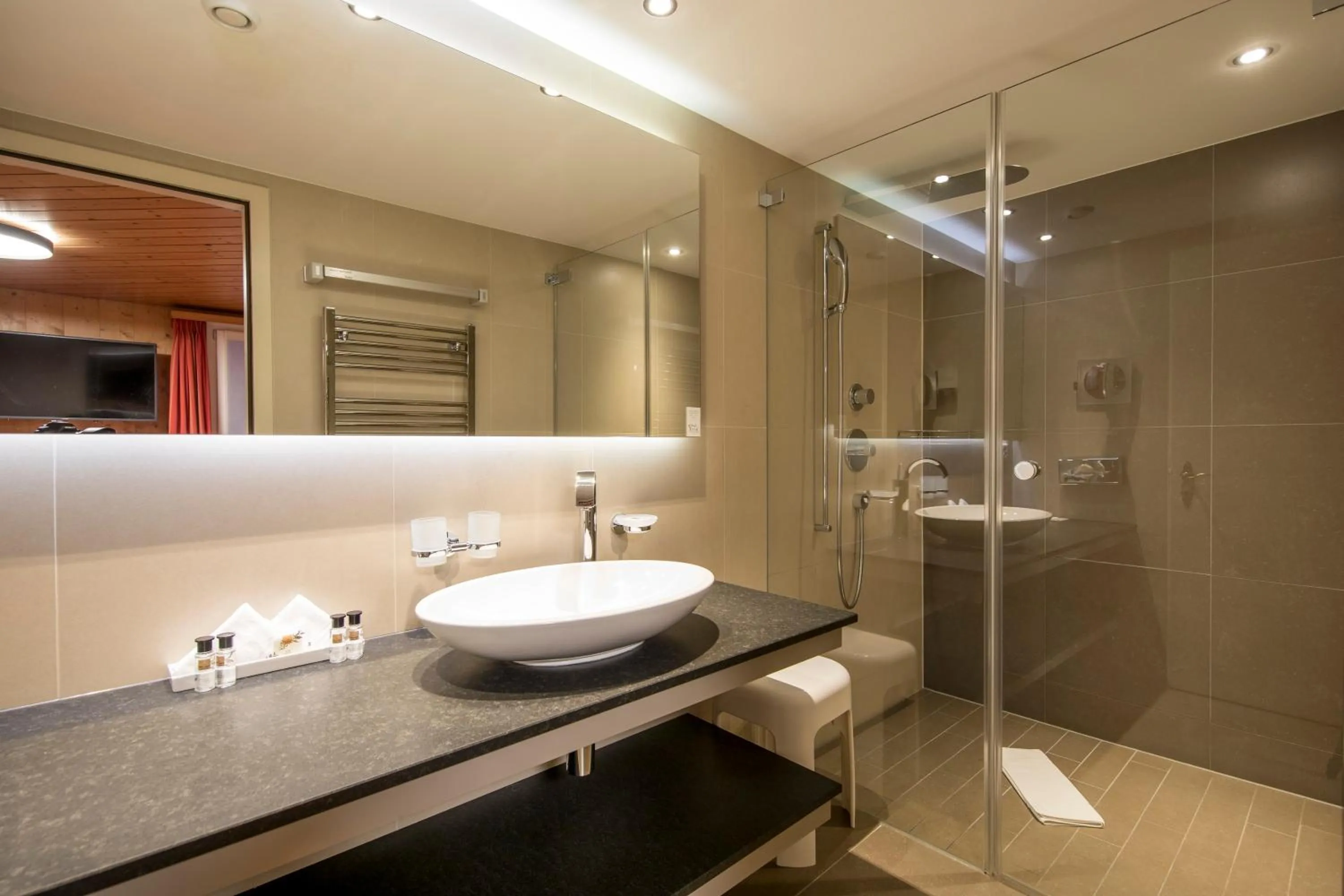 Shower in Hotel Kreuz & Post Grindelwald