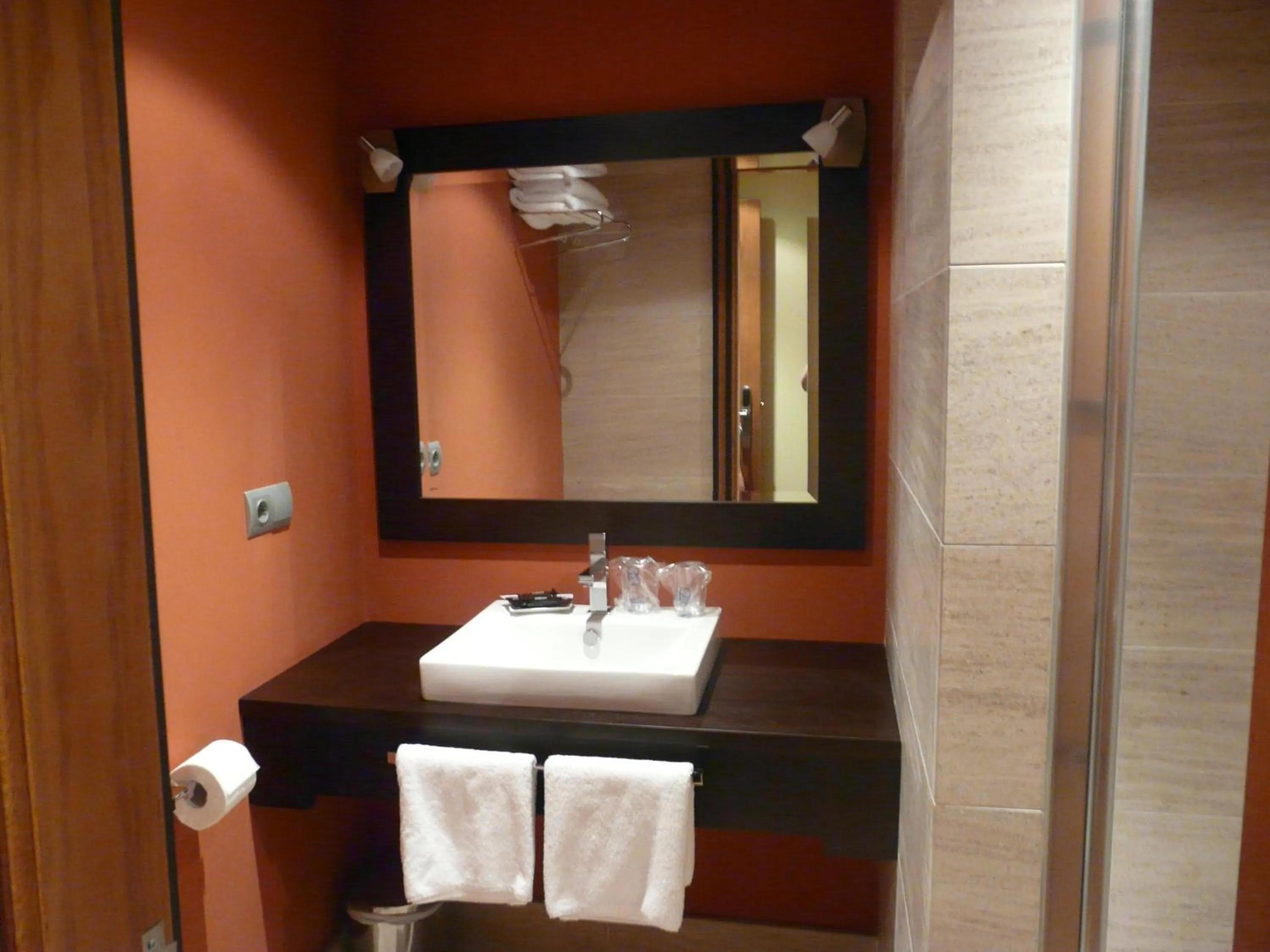 Hotel · Restaurante Asador Tio Manolo