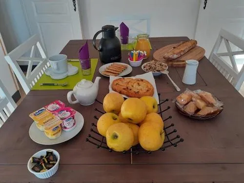 Breakfast in Le Clos des Passiflores