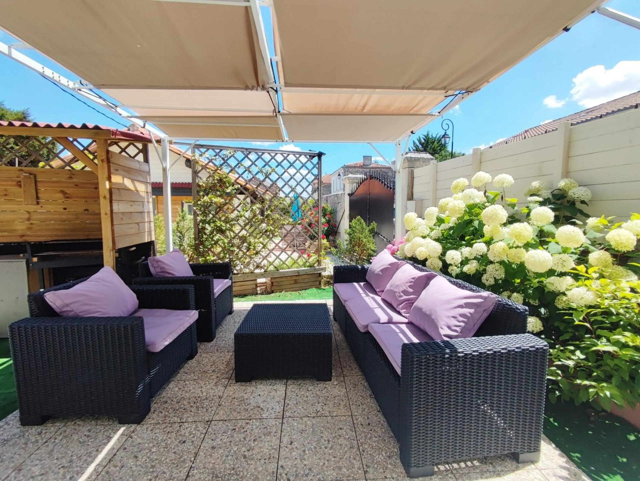 Internal: Not applicable to any particular room in Le Clos des Passiflores