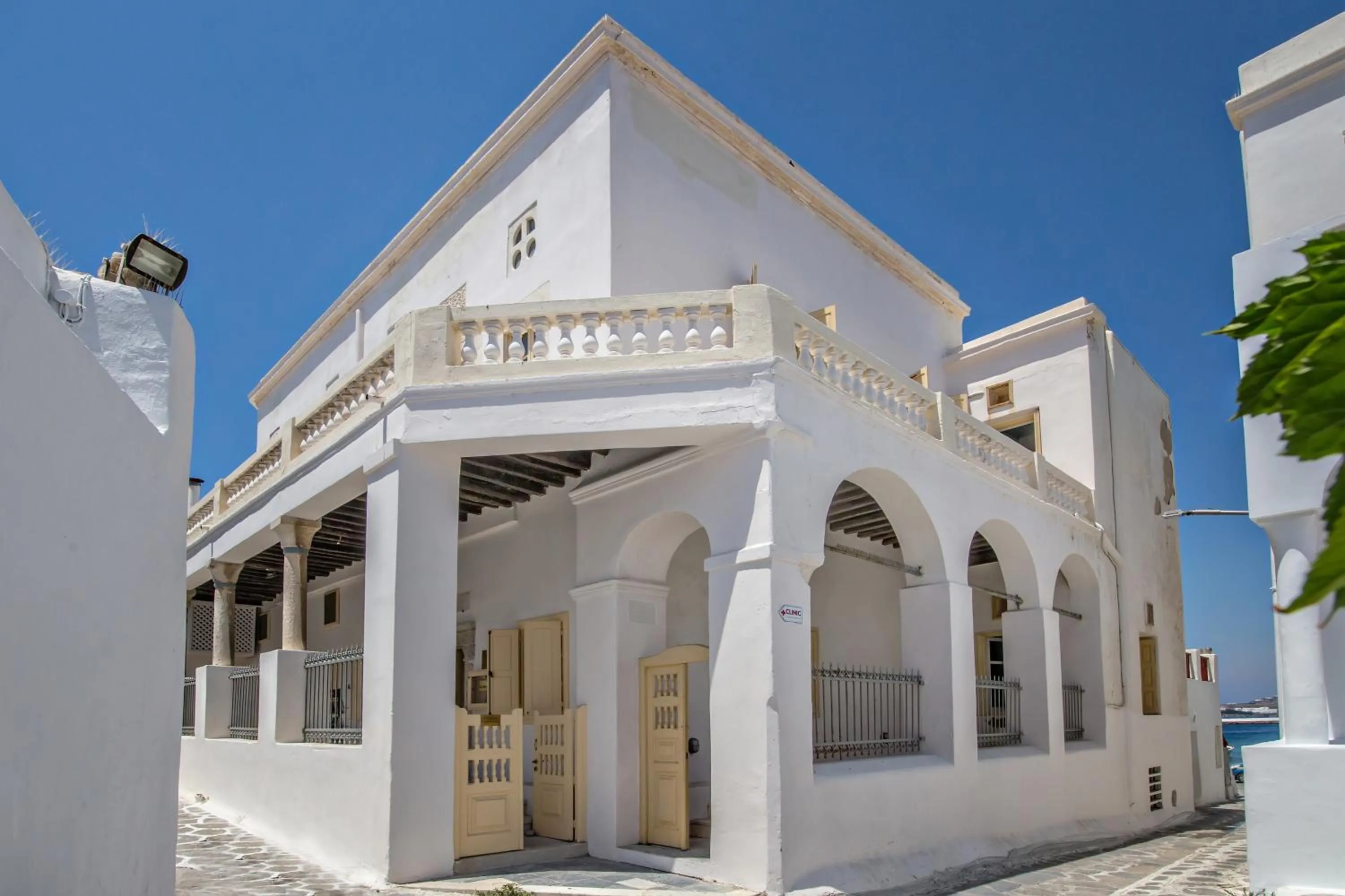 CAMBANIS MΑΝSION