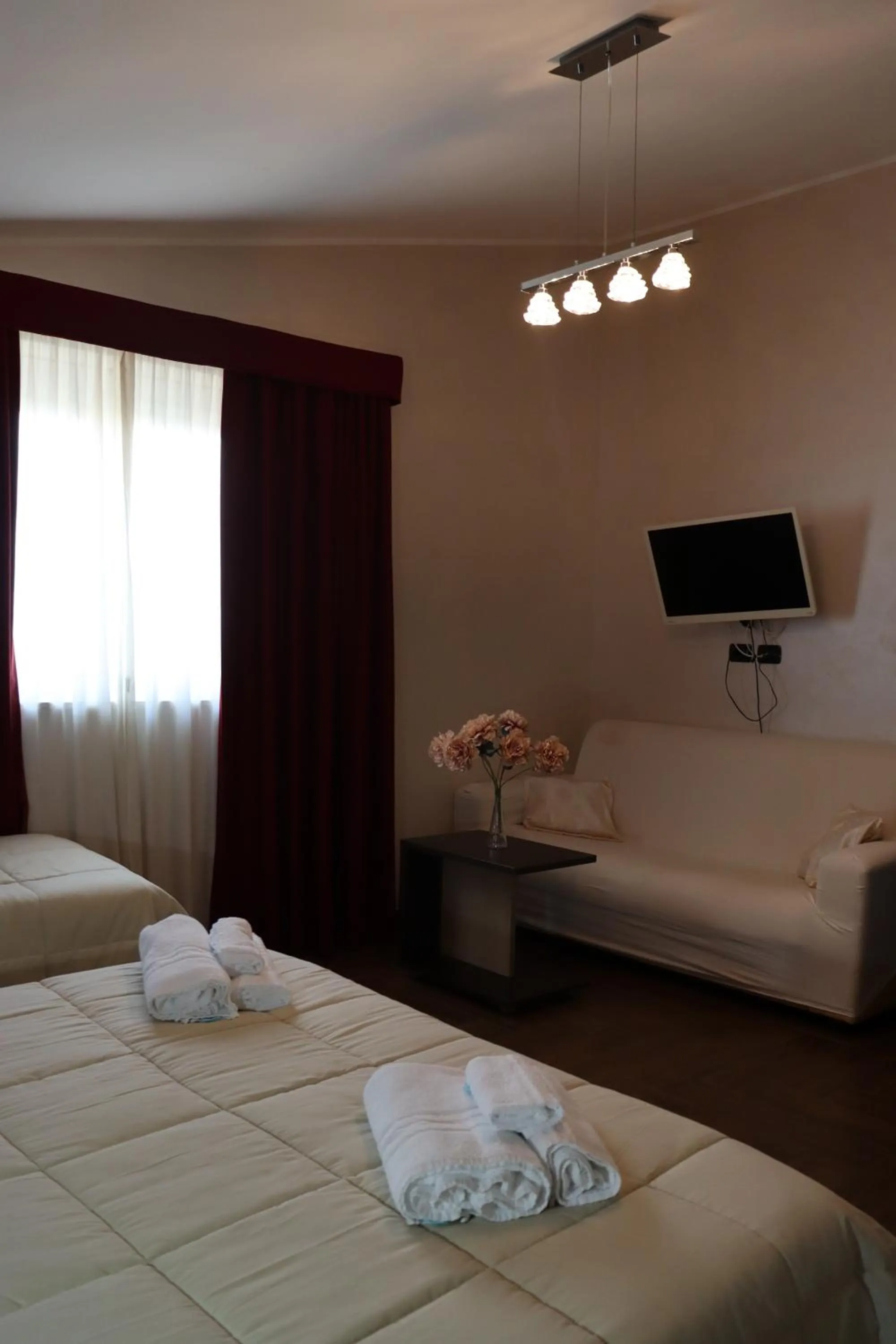 Bed in Hotel Paradiso