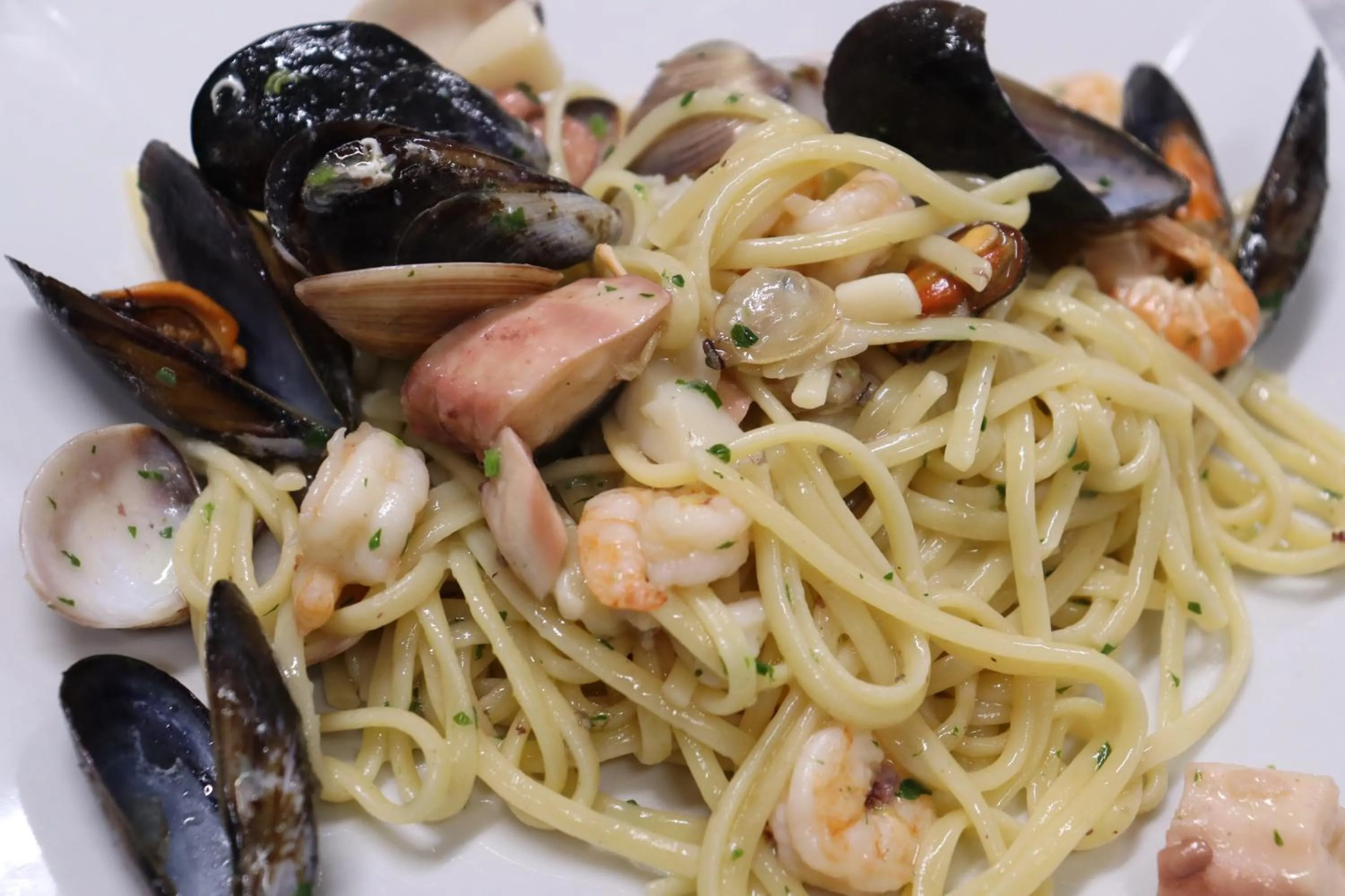 Restaurant/places to eat in Hotel Paradiso