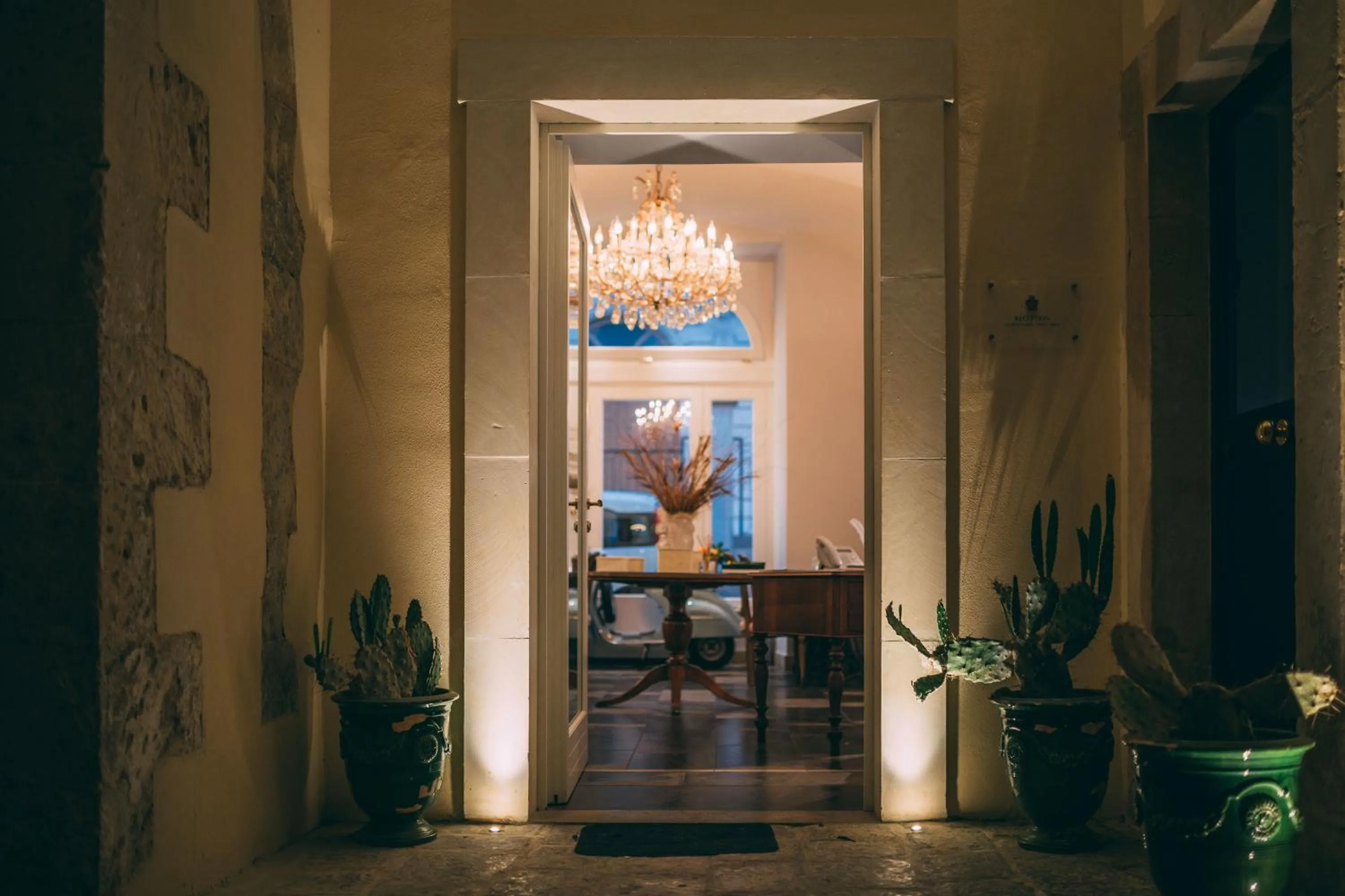 Restaurant/places to eat in La Dépendance Hotel