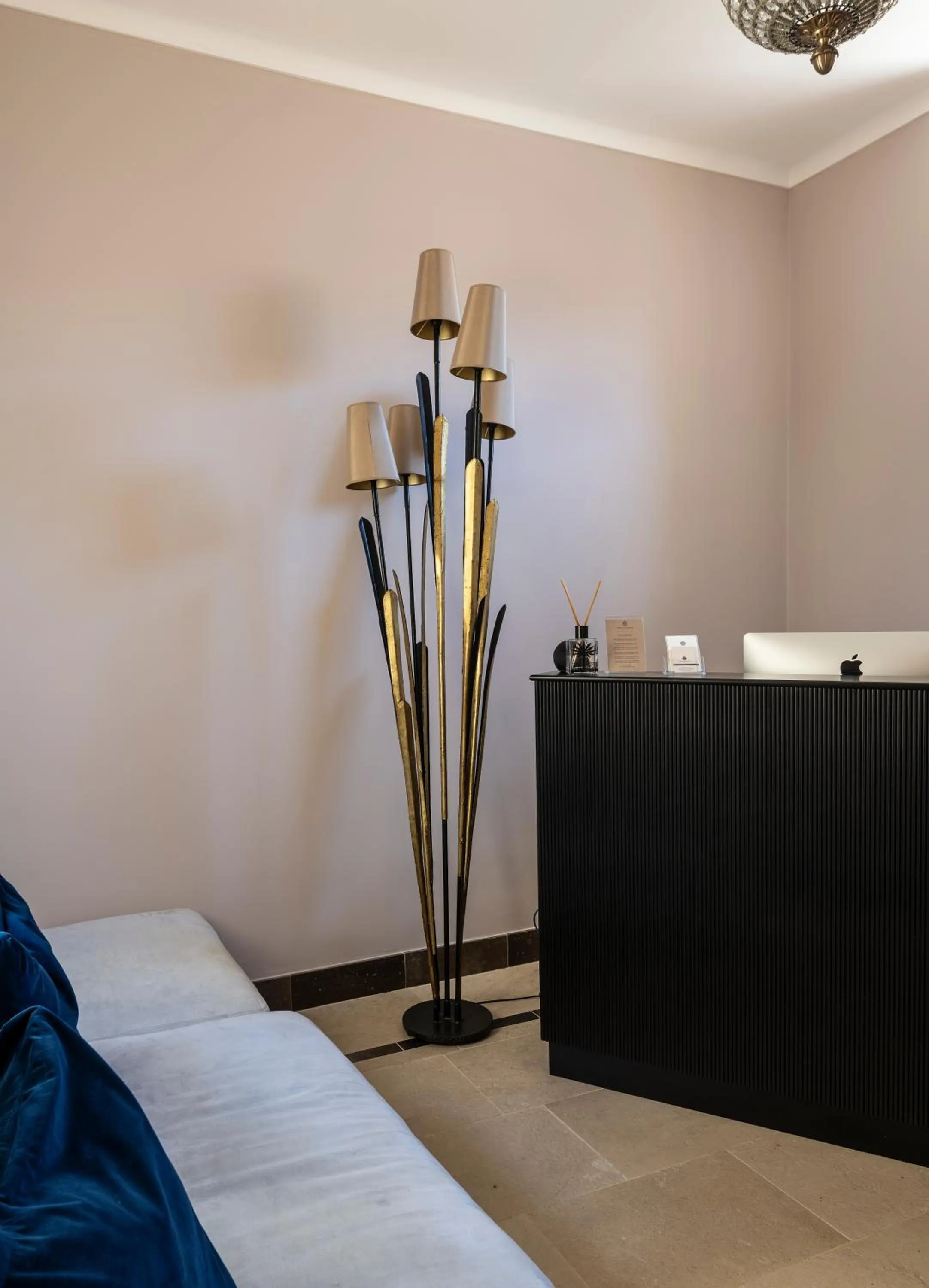 Lobby or reception in La Dépendance Hotel