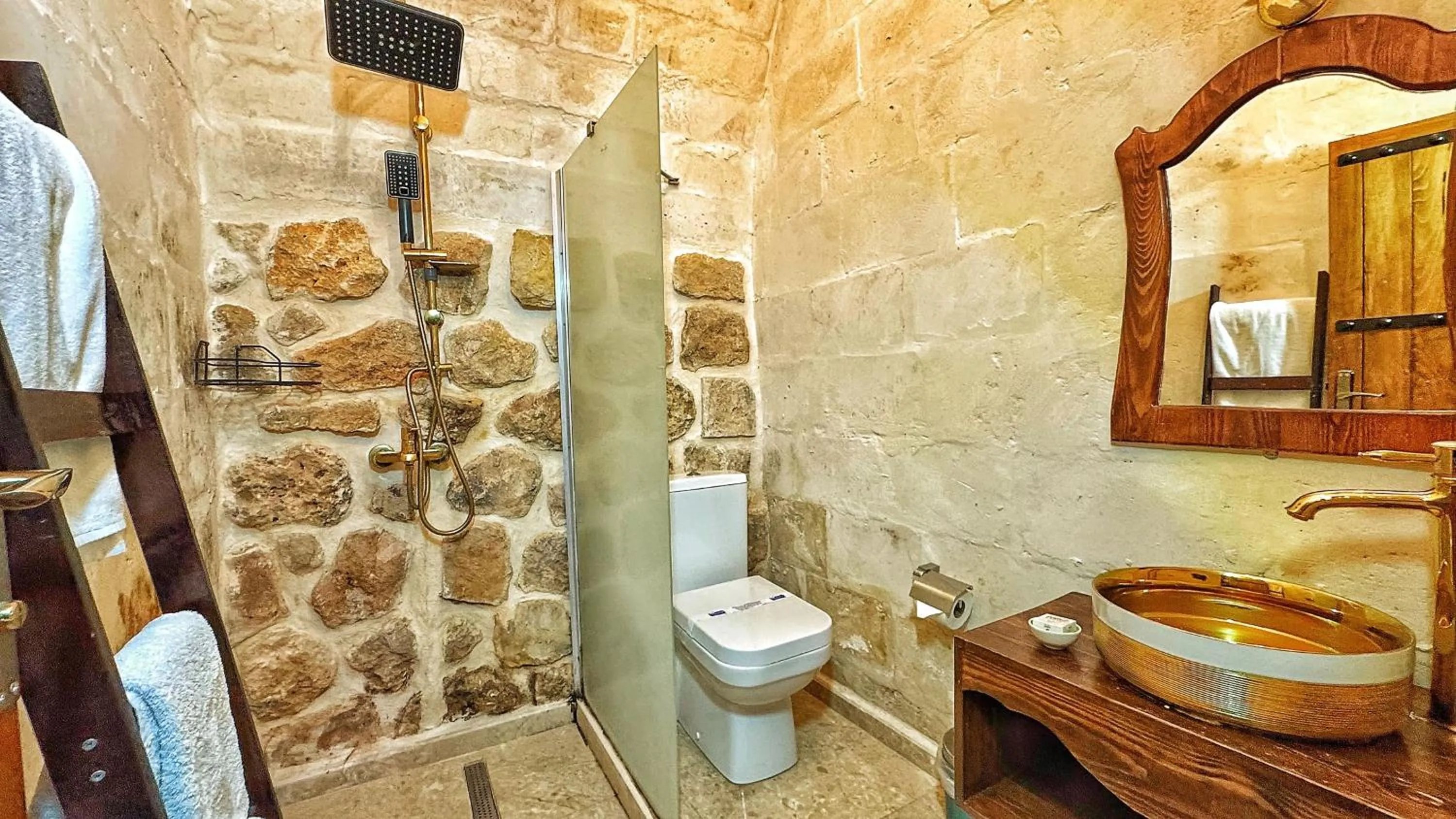 Bathroom in Fairouz Konak Otel
