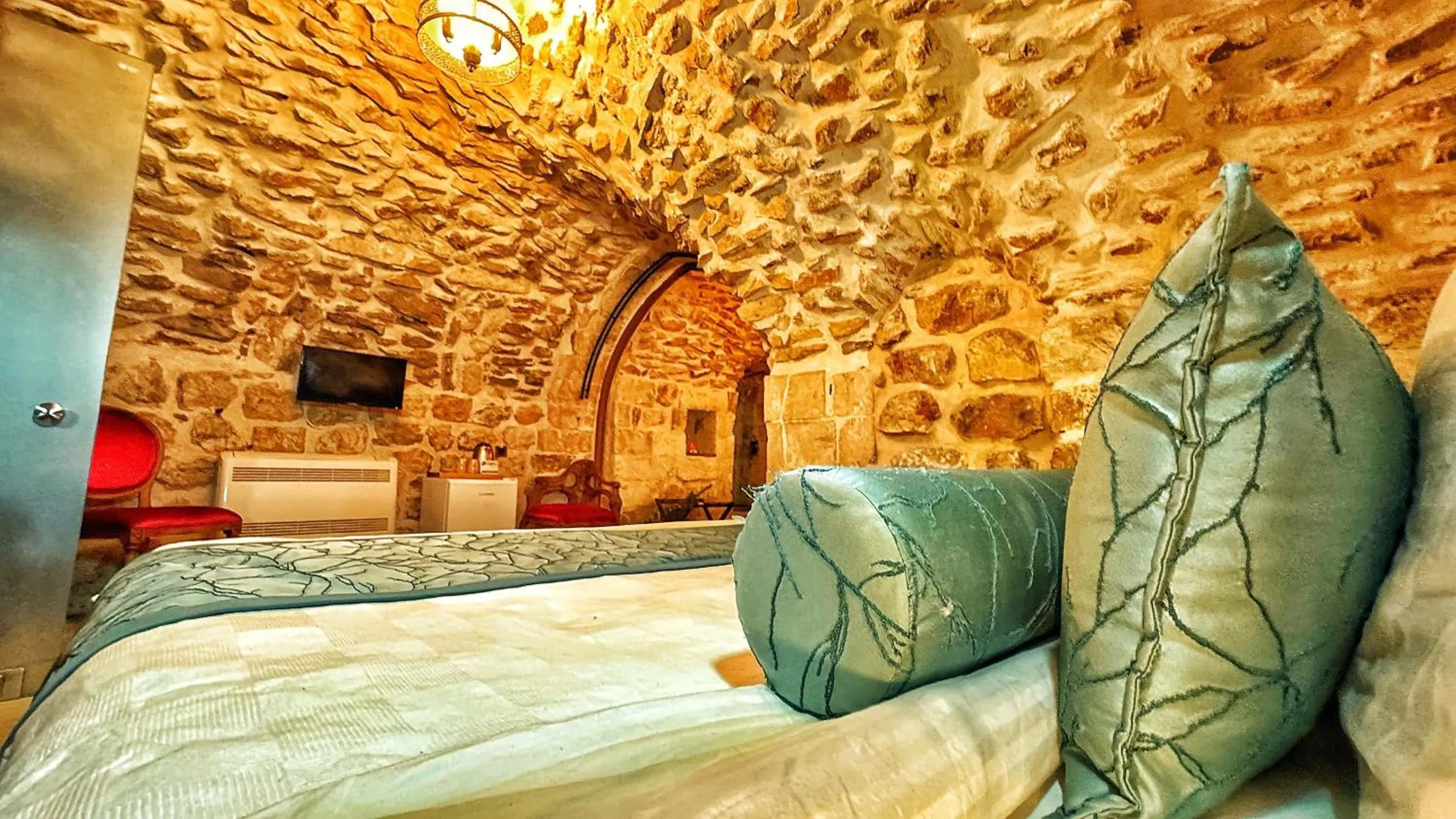 Photo of the whole room, Bed in Fairouz Konak Otel