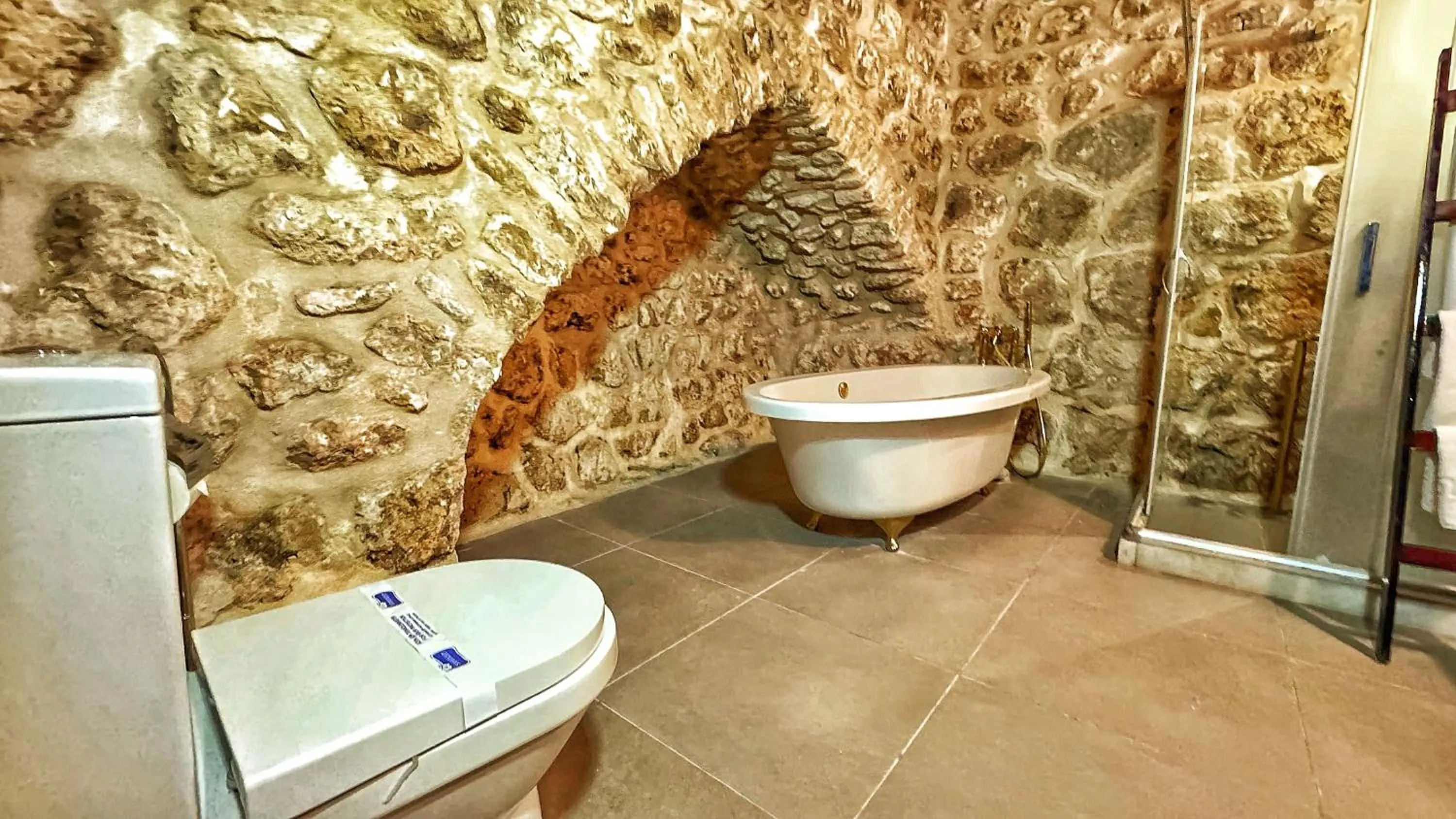 Bathroom in Fairouz Konak Otel