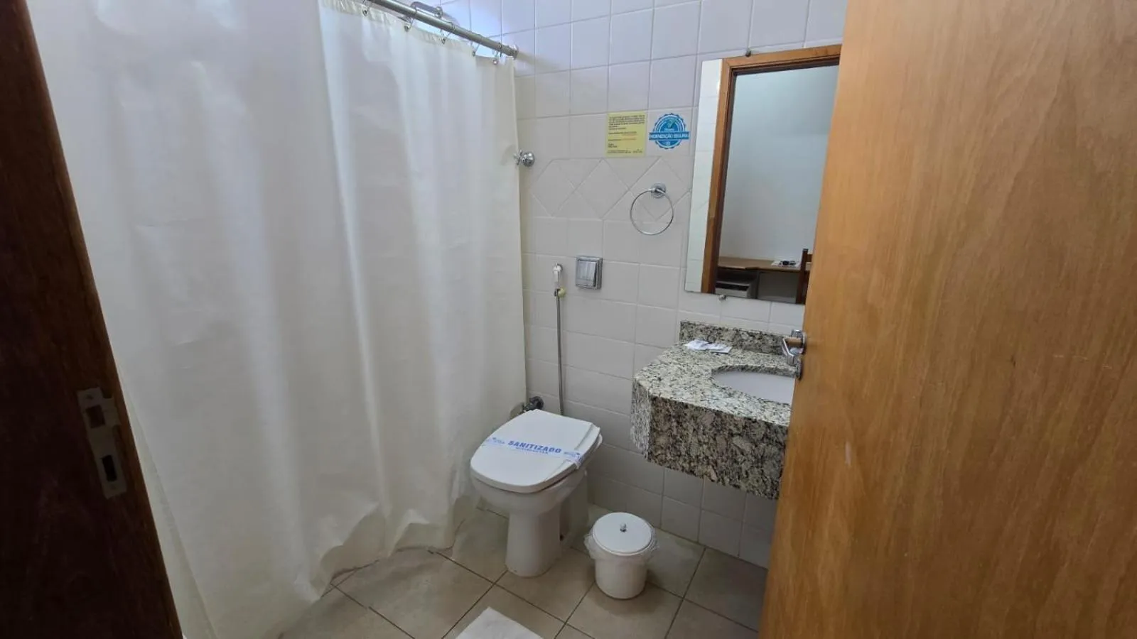 Toilet in Hotel Tenda