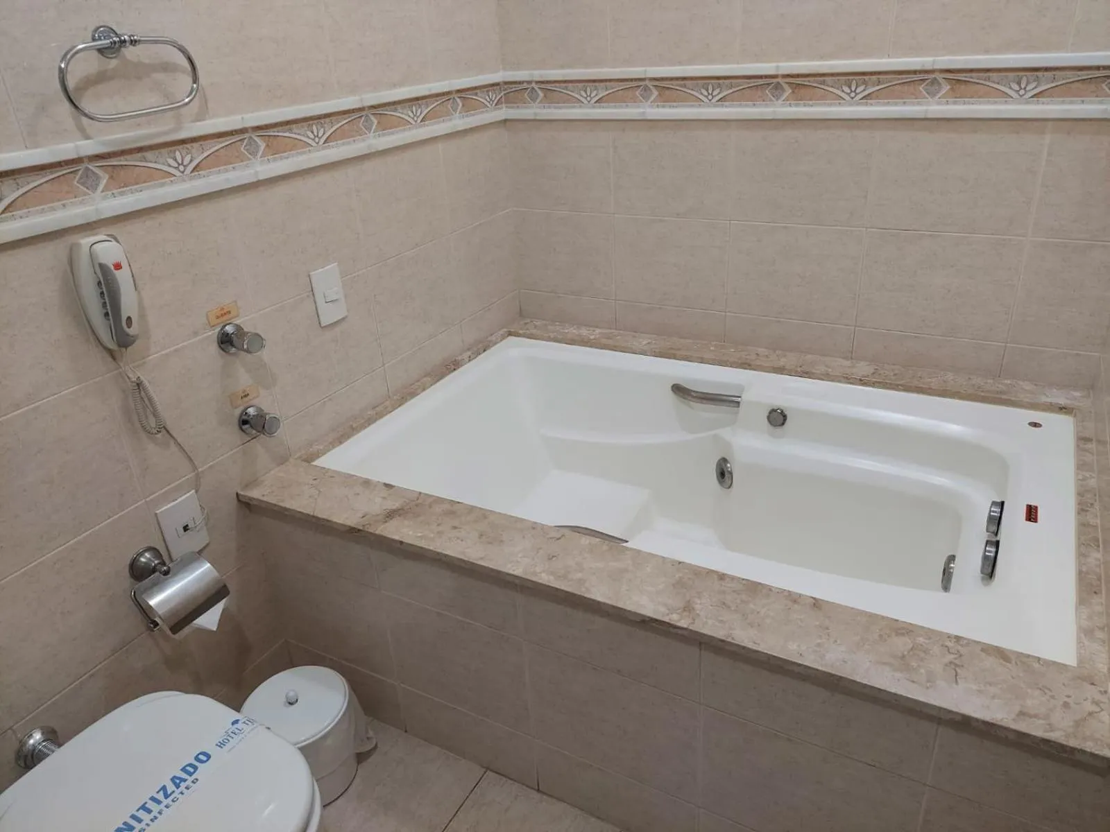 Hot Tub in Hotel Tenda