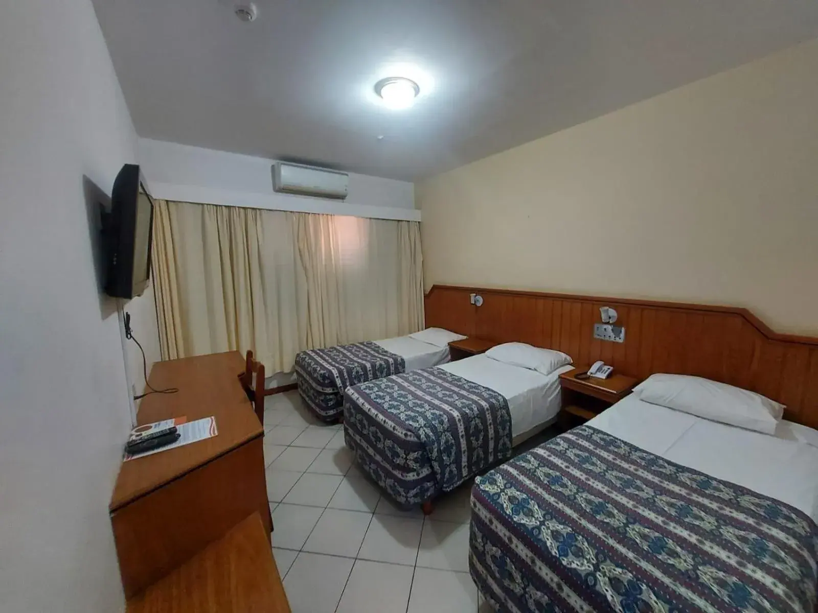 Triple Room in Hotel Tenda Triple Room in Hotel Tenda