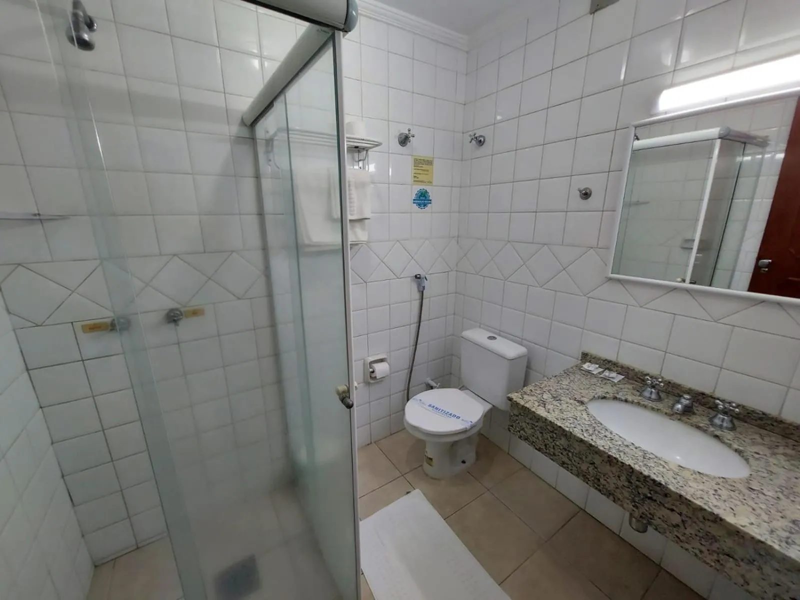 Shower in Hotel Tenda