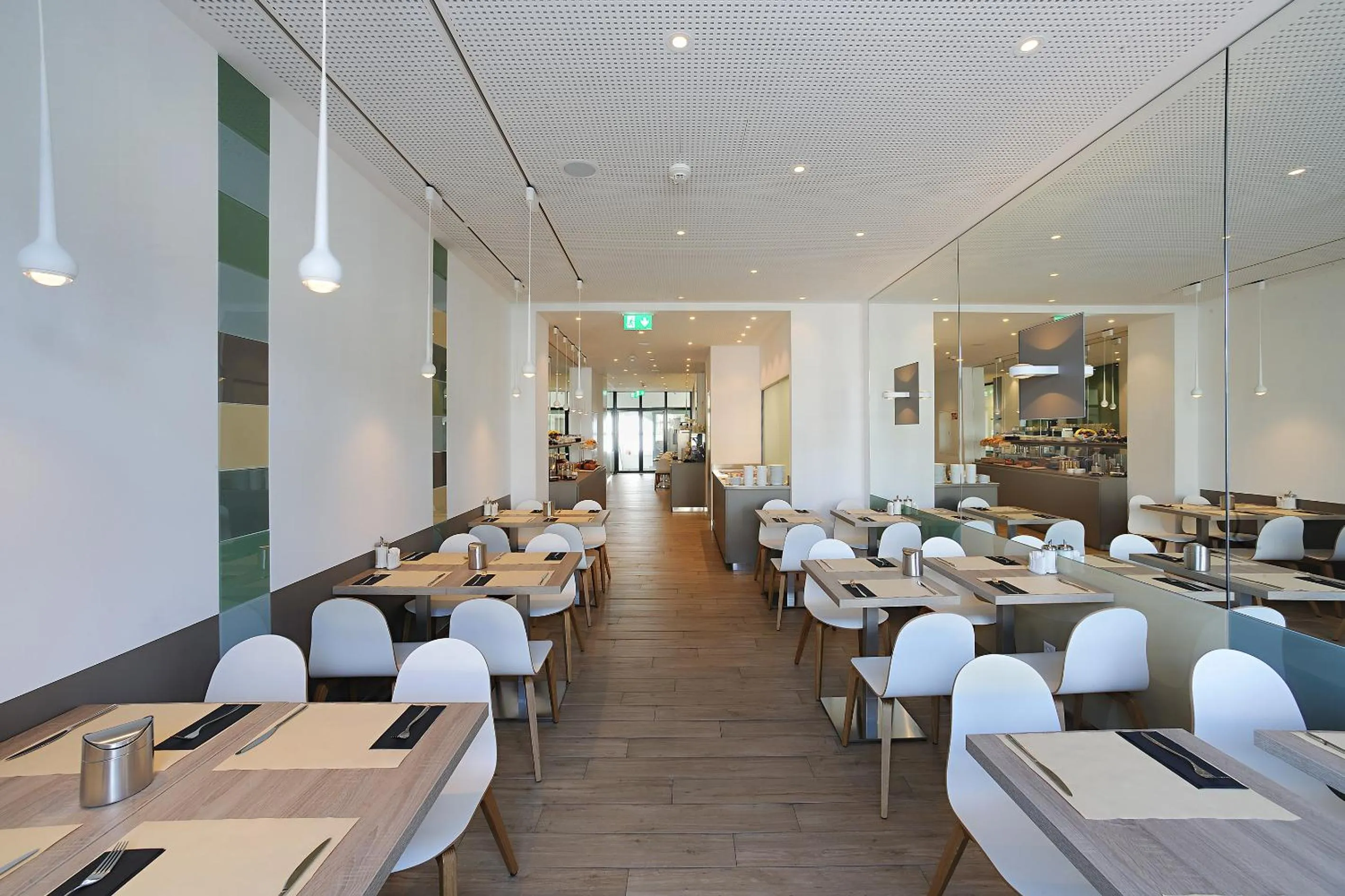 Restaurant/places to eat in Hotel City am Bahnhof