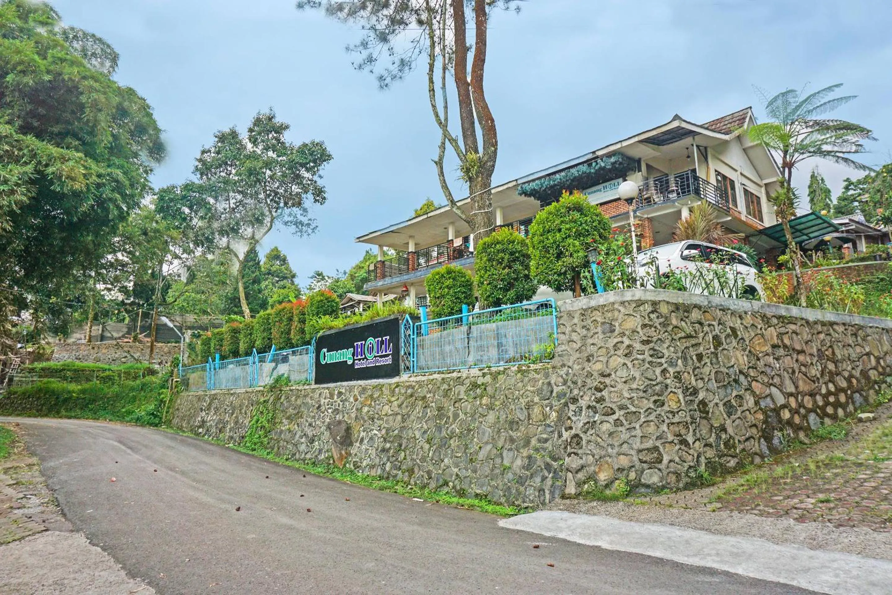 Facade/entrance in Cunang Hill Hotel & Resort
