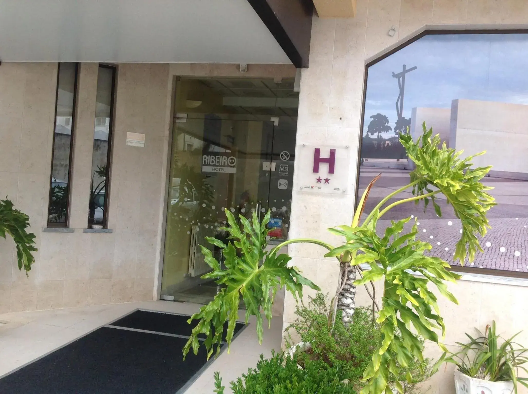 Facade/entrance in Ribeiro Hotel Facade/entrance in Ribeiro Hotel