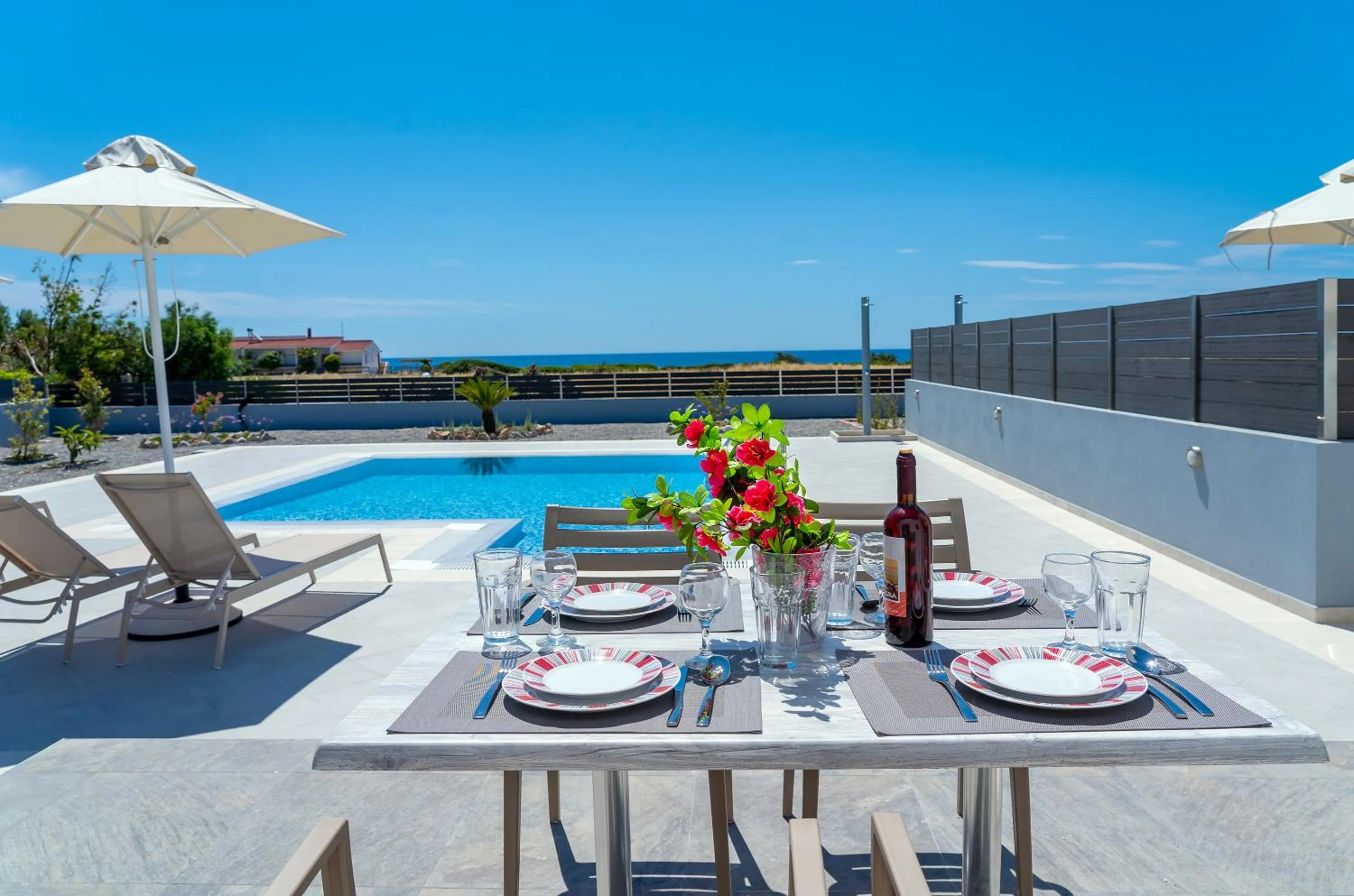 Swimming pool in Aegean Horizon apartments