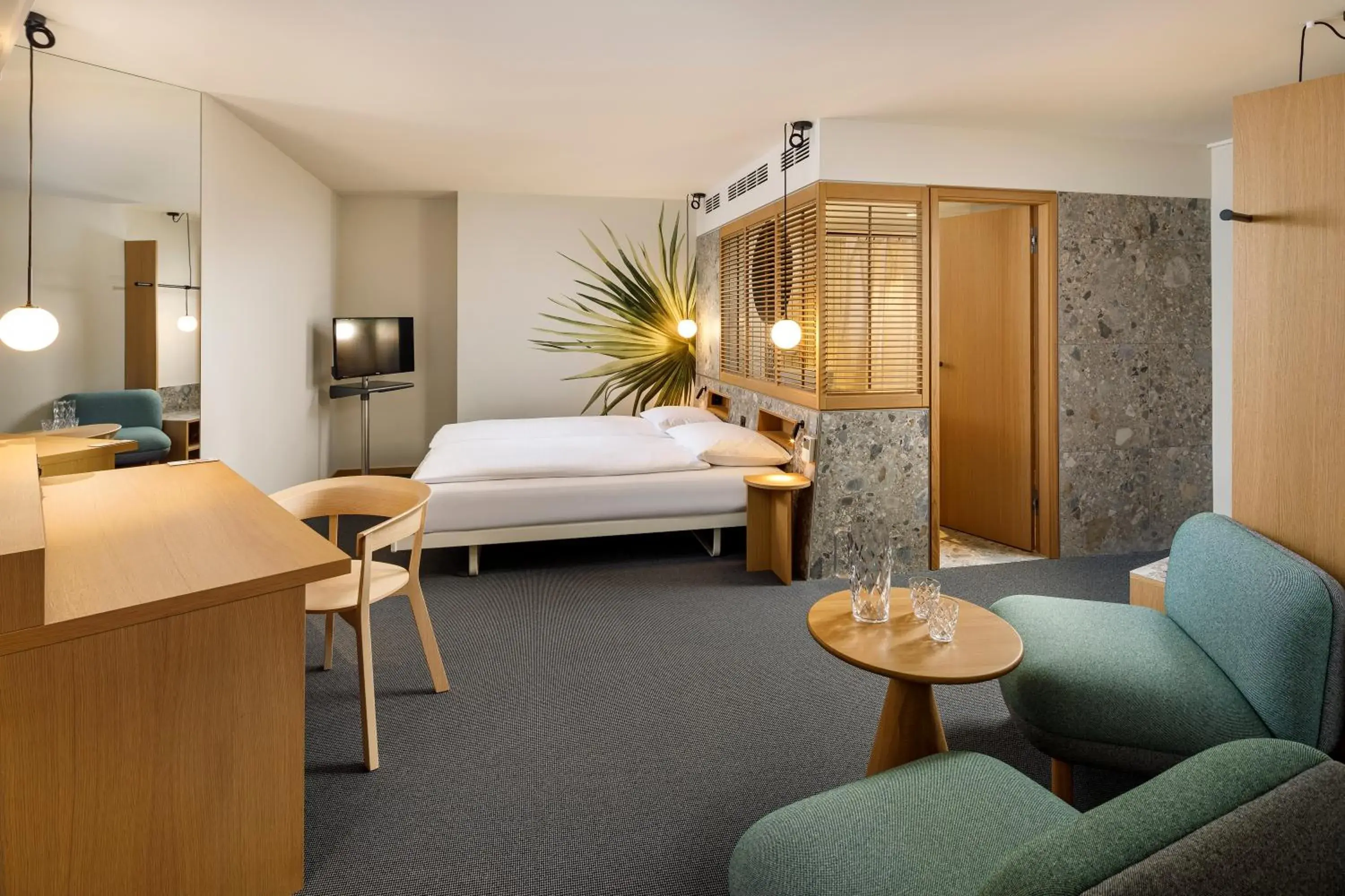 Bed in Palmiers by Fassbind Bed in Palmiers by Fassbind