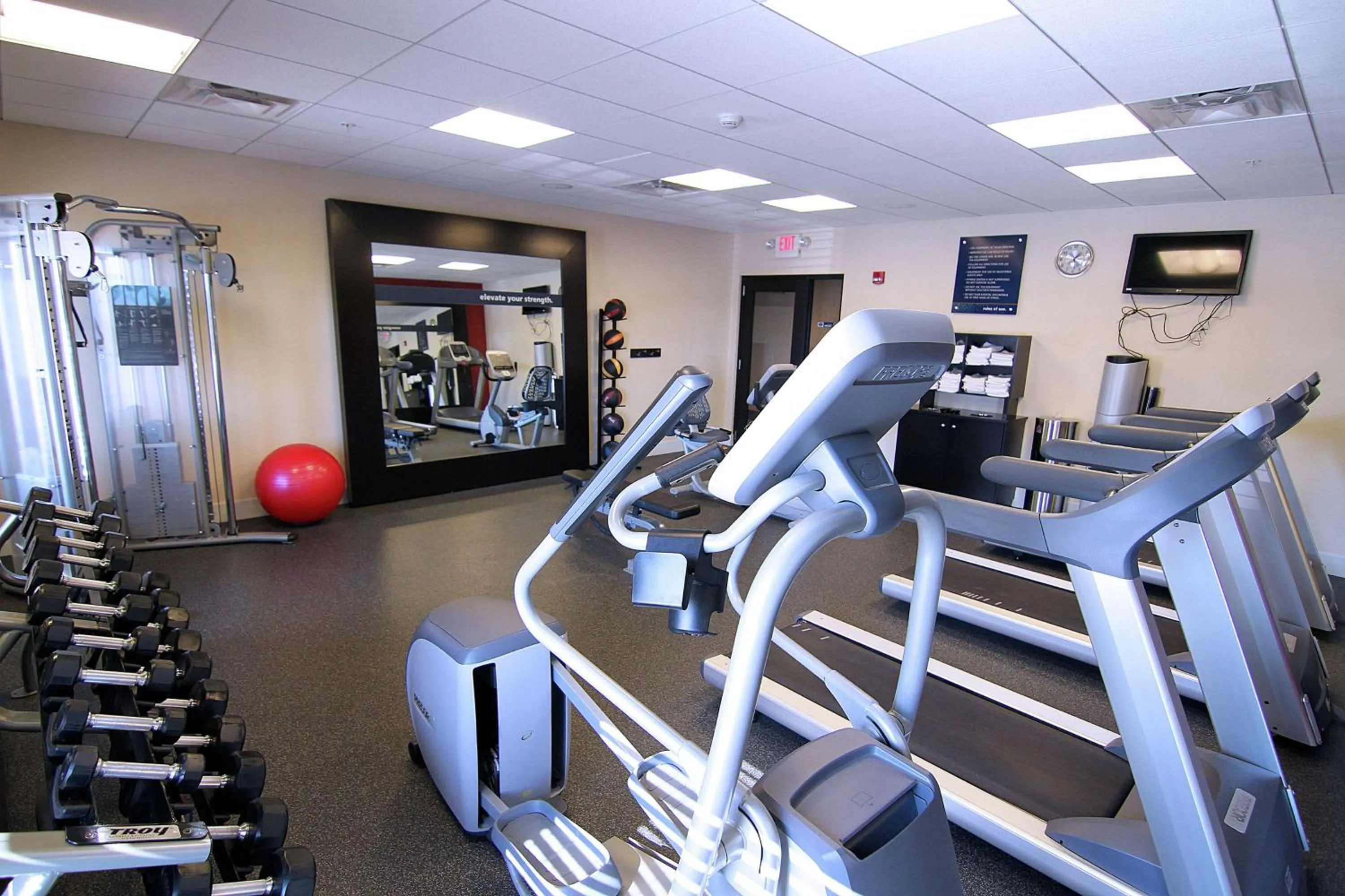 Fitness centre/facilities in Hampton Inn & Suites Grand Forks