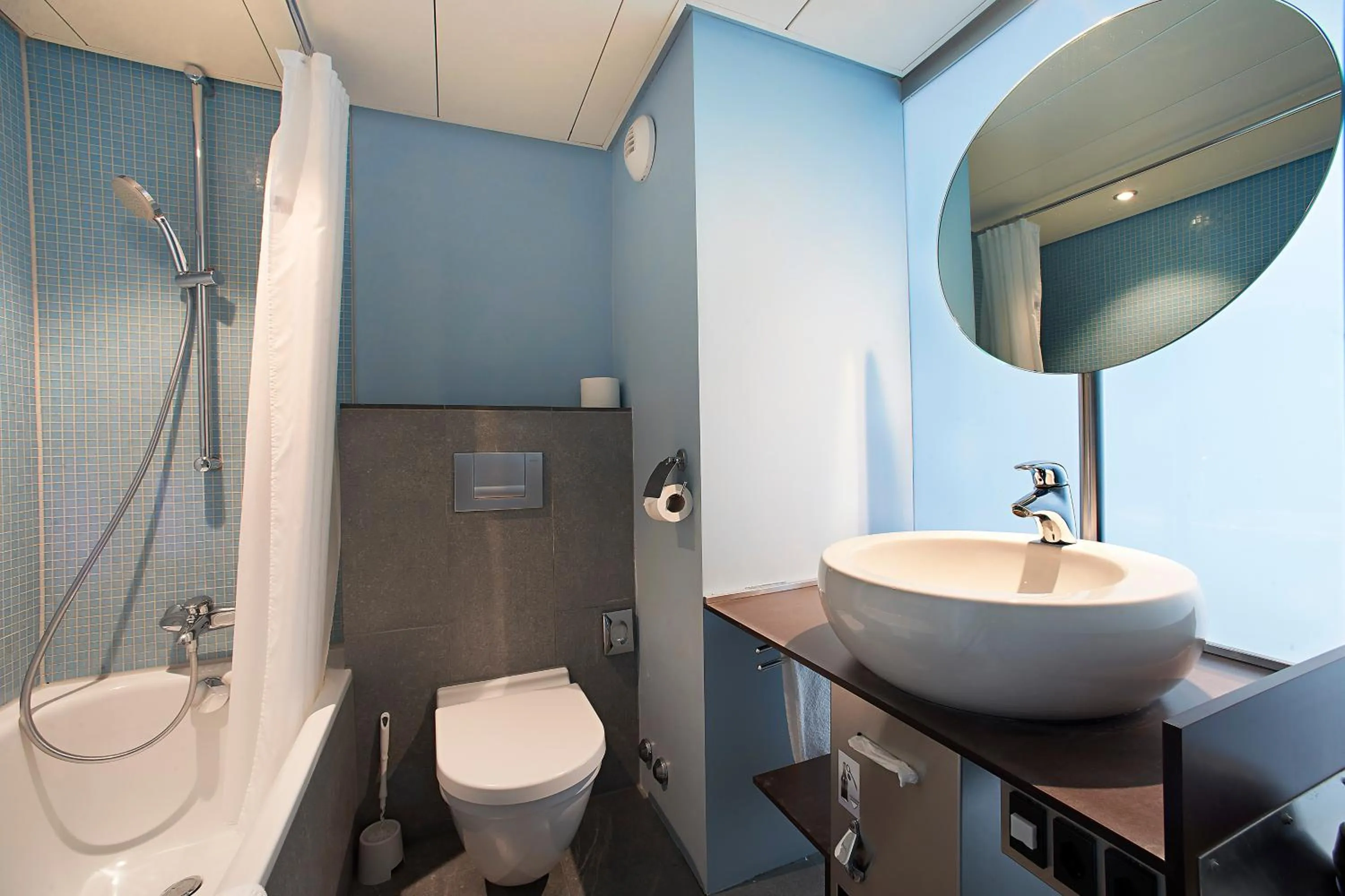 Bathroom in Hotel Ambassador