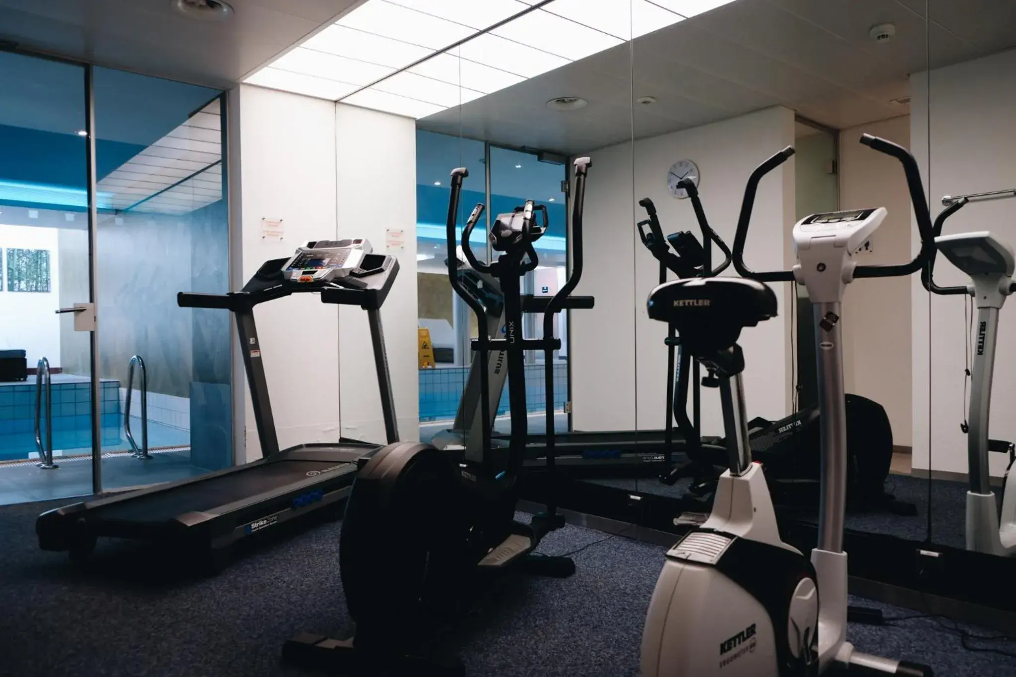 Swimming pool in Hotel Ambassador Swimming pool in Hotel Ambassador