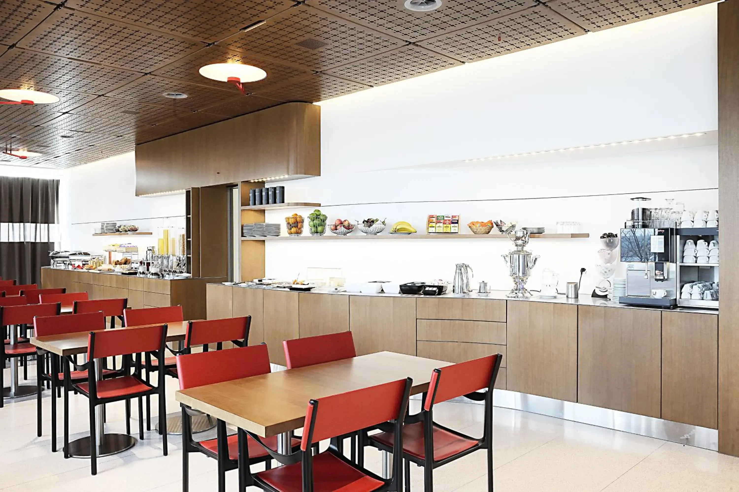 Restaurant/places to eat in Hotel Ambassador Restaurant/places to eat in Hotel Ambassador