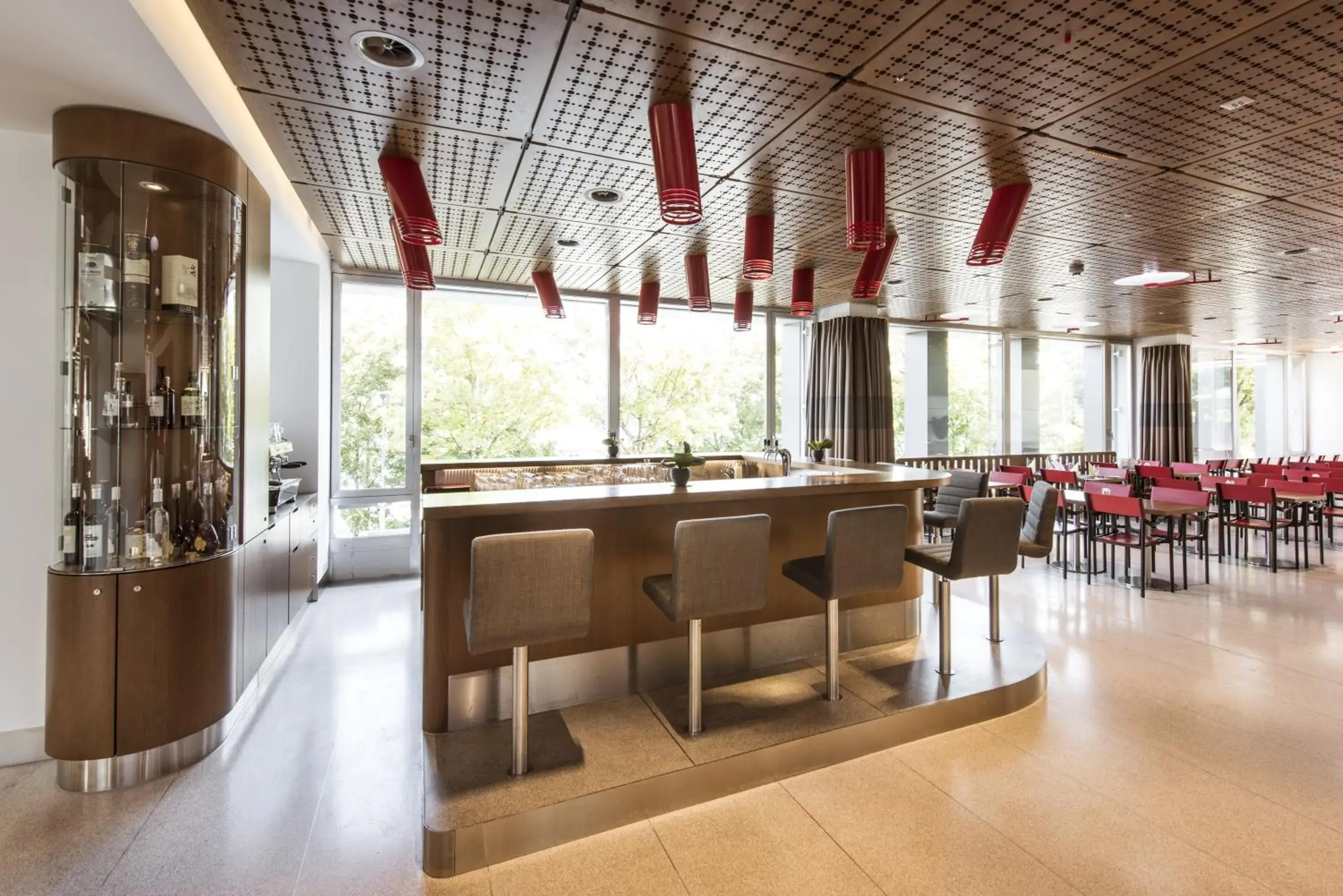 Restaurant/places to eat in Hotel Ambassador Restaurant/places to eat in Hotel Ambassador