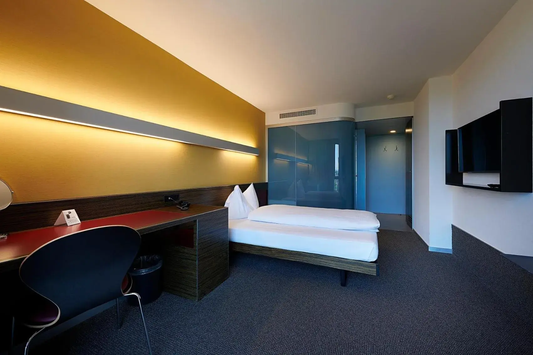 Photo of the whole room, Bed in Hotel Ambassador Photo of the whole room, Bed in Hotel Ambassador