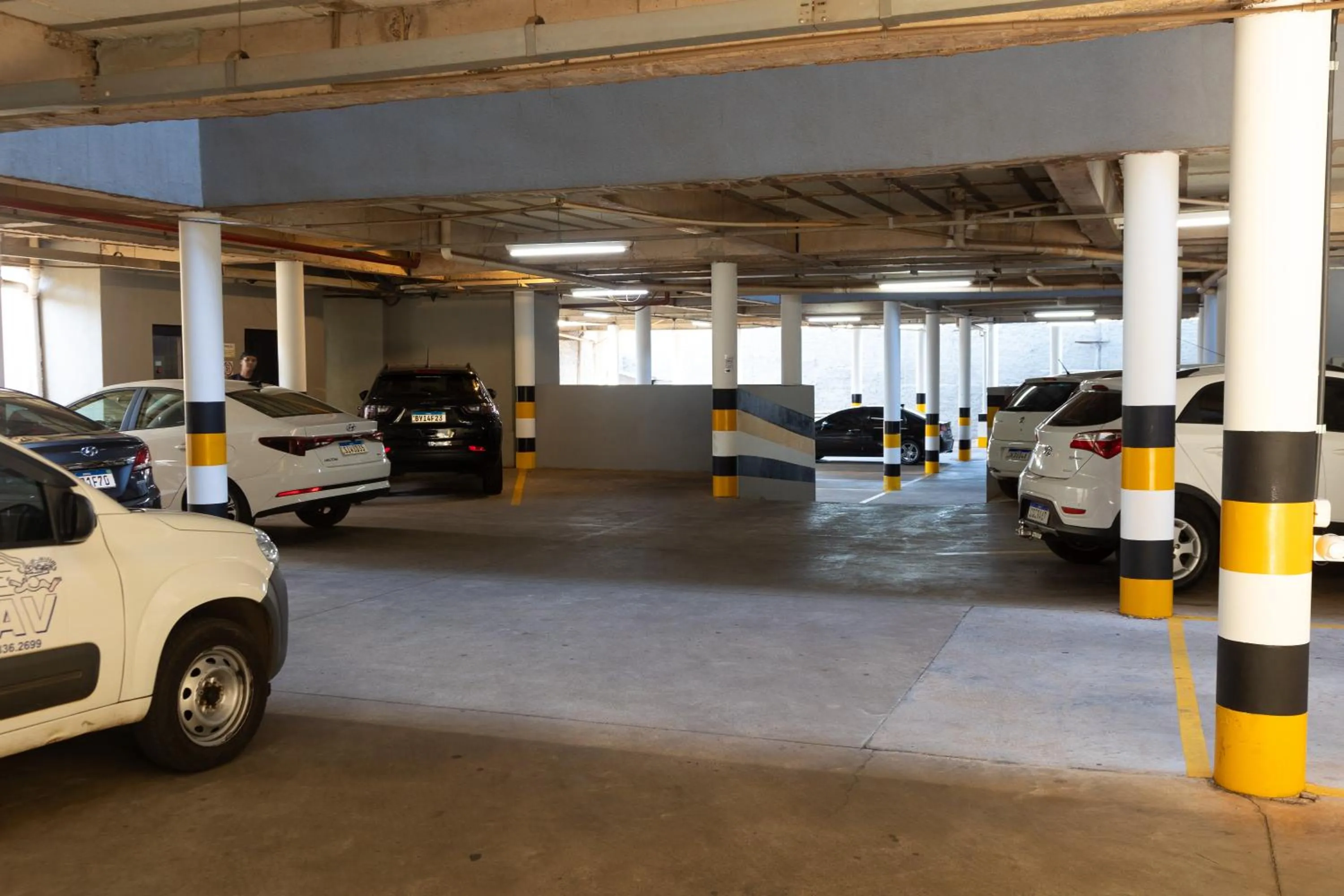 Parking in BOMBONATO HOTEL - Fácil Acesso ao Aeroporto e parque de Exposições ABCZ