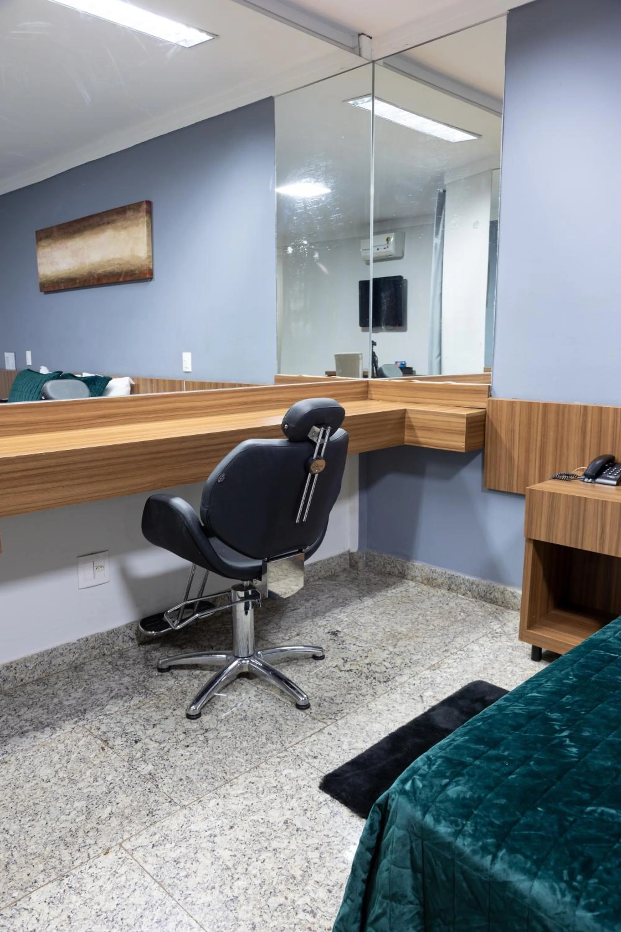 Bedroom in BOMBONATO HOTEL - Fácil Acesso ao Aeroporto e parque de Exposições ABCZ