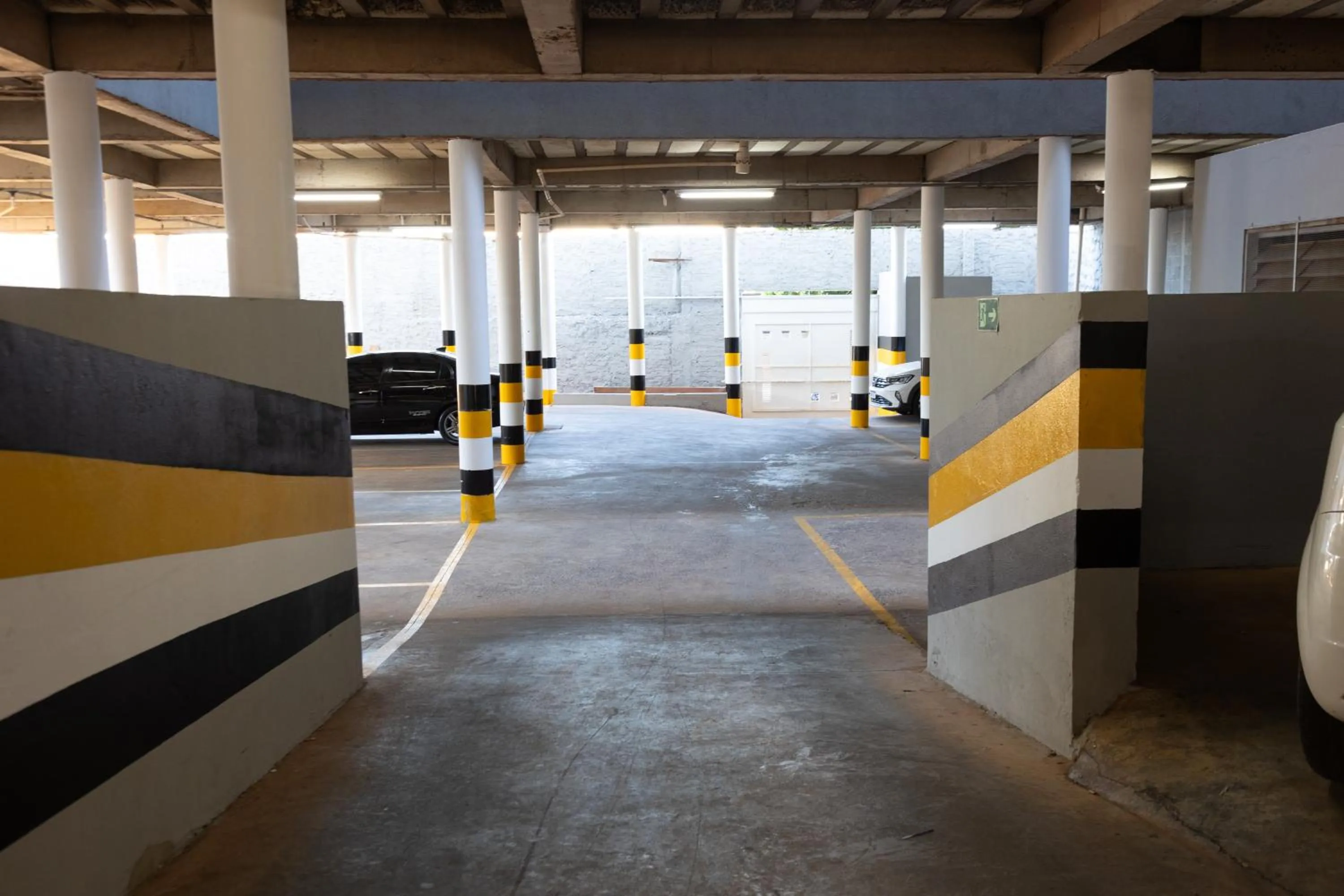 Parking in BOMBONATO HOTEL - Fácil Acesso ao Aeroporto e parque de Exposições ABCZ