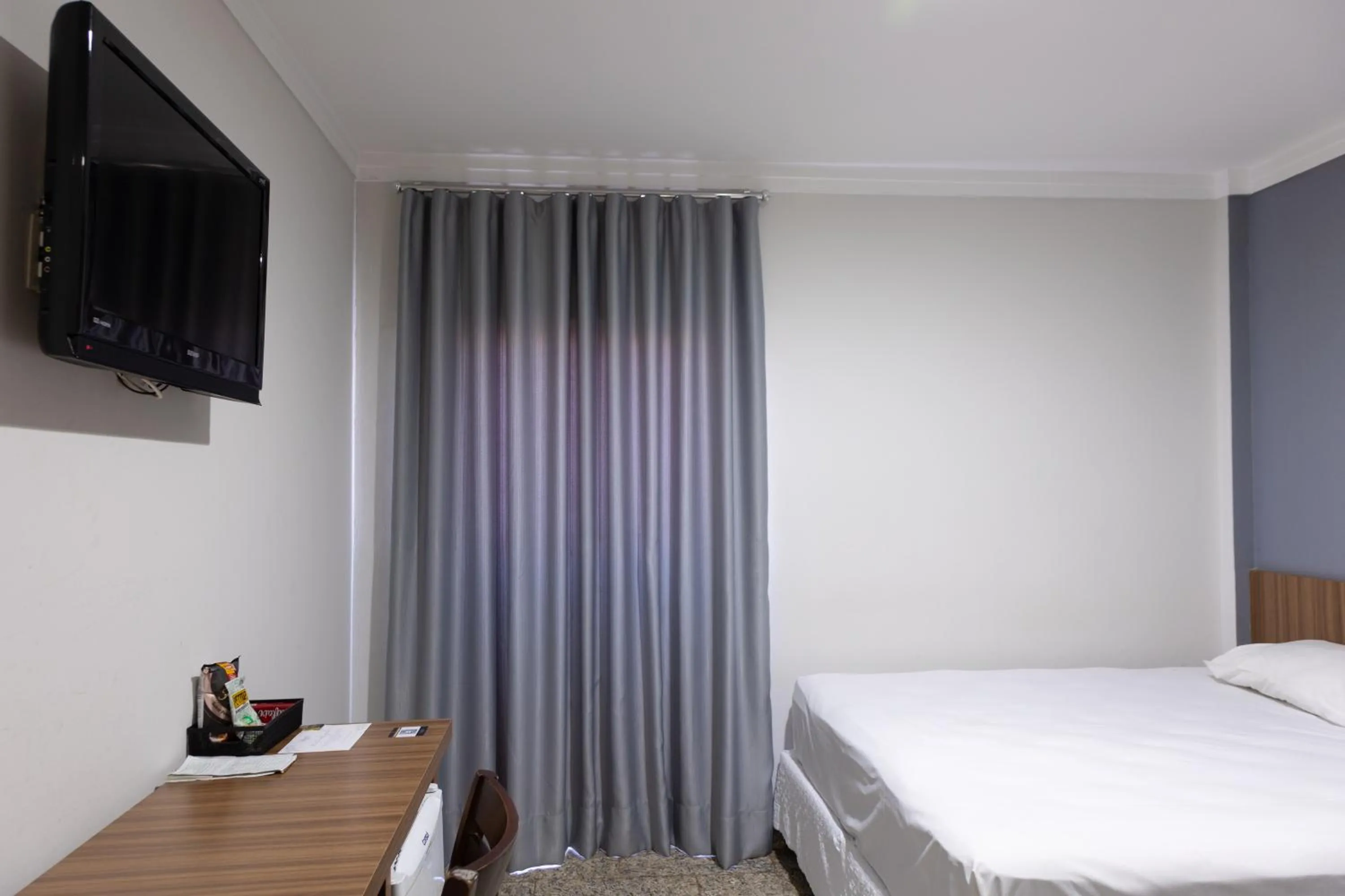 Bedroom, Bed in BOMBONATO HOTEL - Fácil Acesso ao Aeroporto e parque de Exposições ABCZ