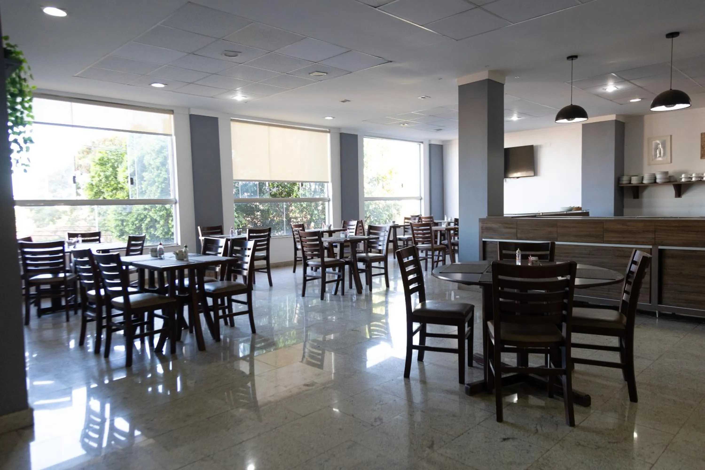 Meals in BOMBONATO HOTEL - Fácil Acesso ao Aeroporto e parque de Exposições ABCZ