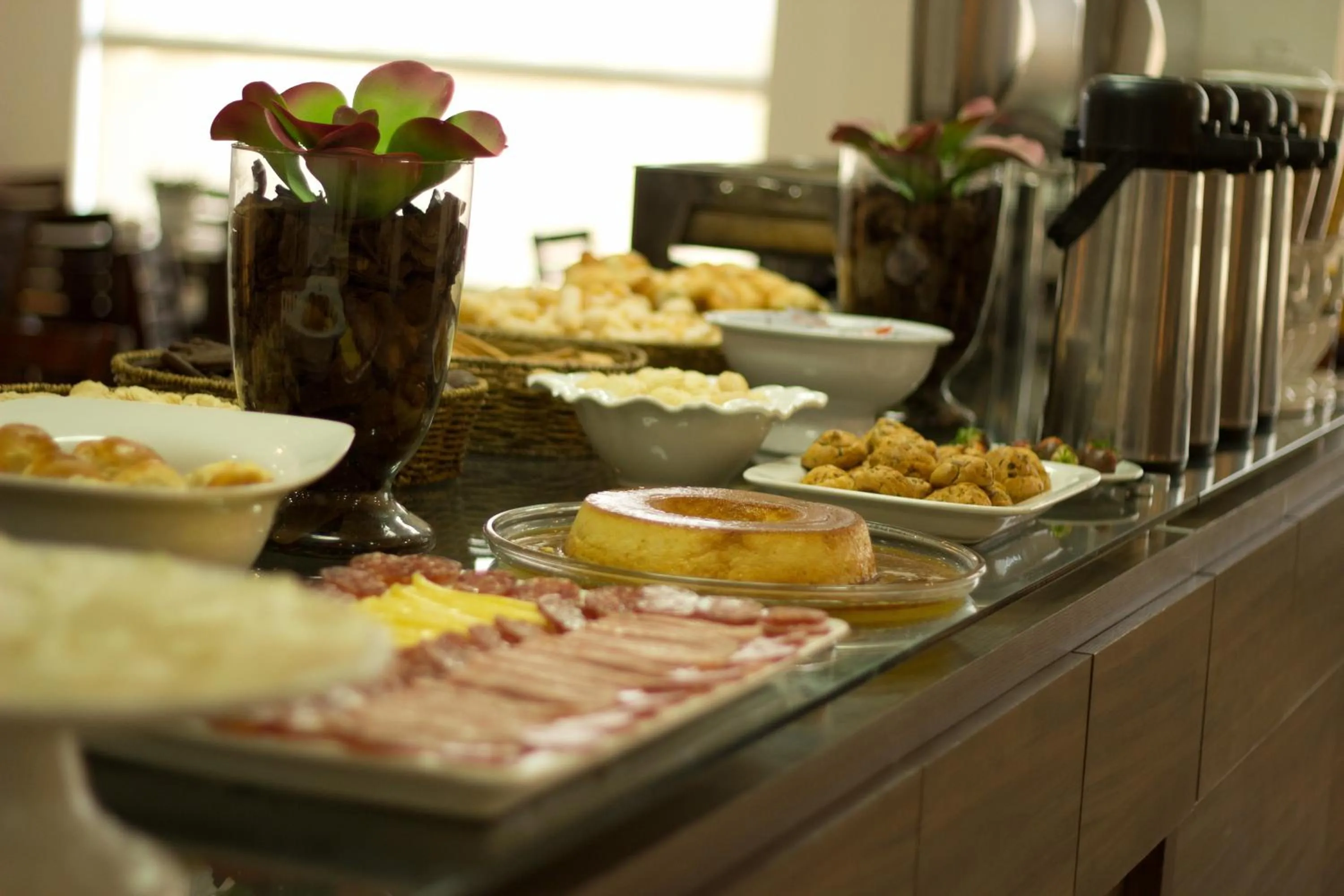 Breakfast in BOMBONATO HOTEL - Fácil Acesso ao Aeroporto e parque de Exposições ABCZ