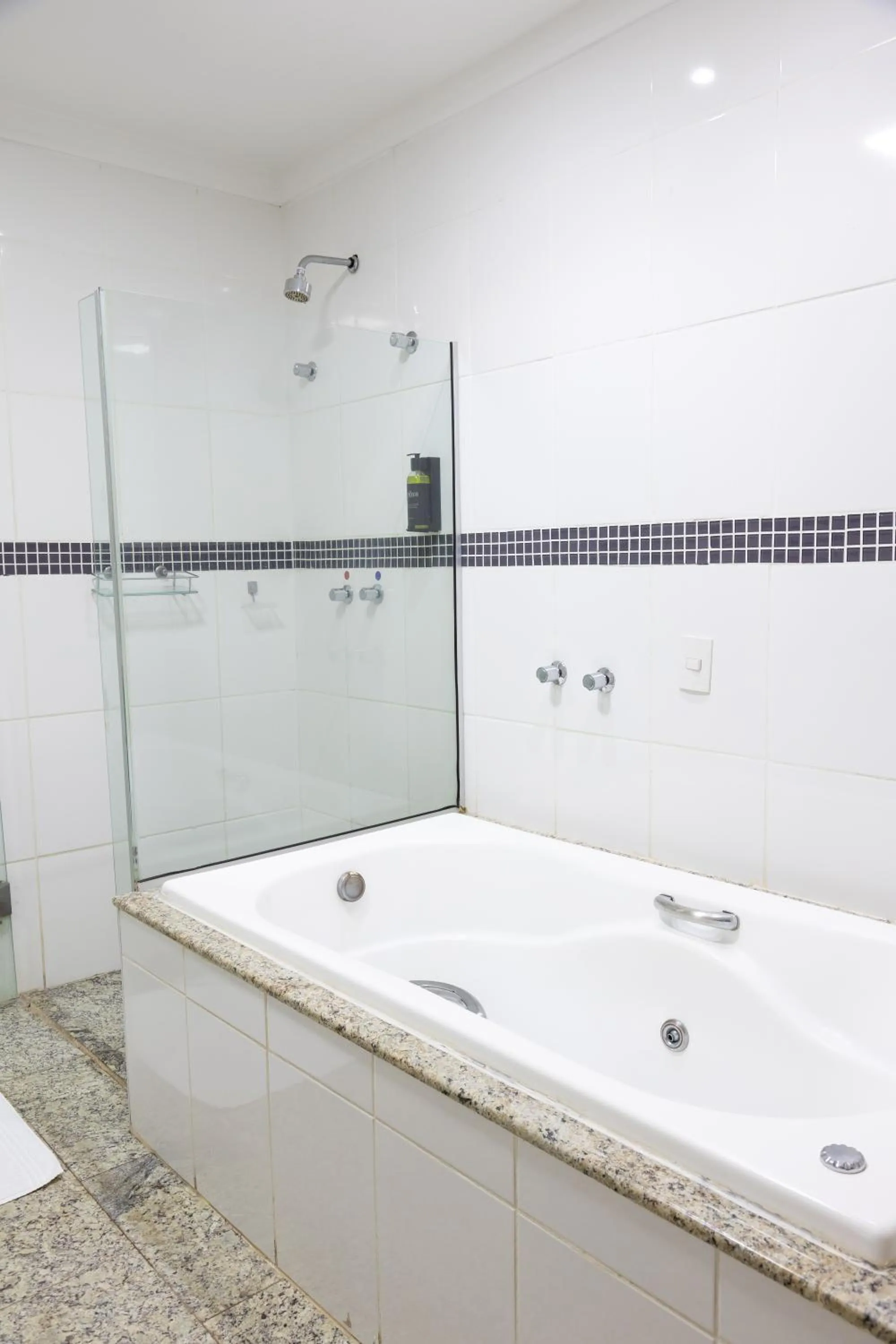 Bathroom in BOMBONATO HOTEL - Fácil Acesso ao Aeroporto e parque de Exposições ABCZ