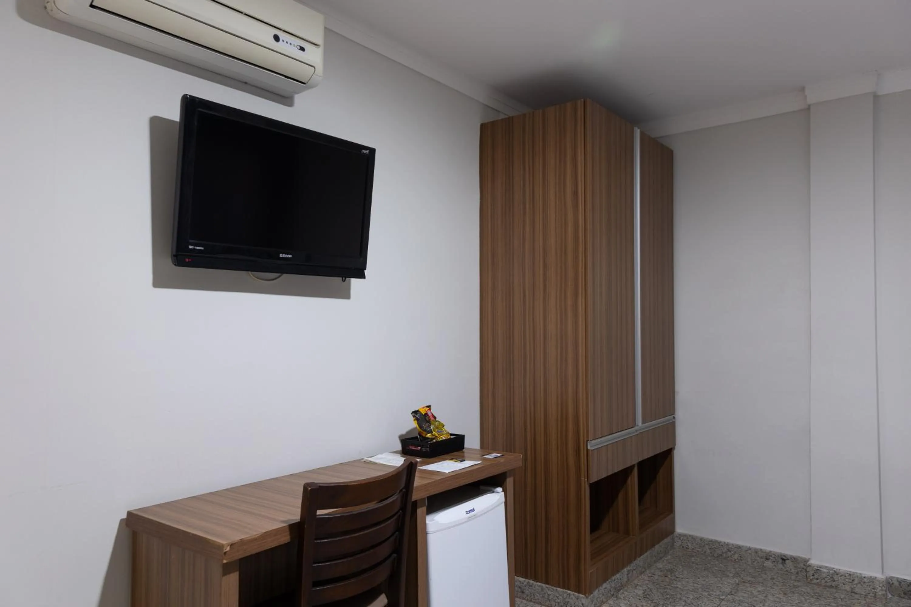 Bedroom in BOMBONATO HOTEL - Fácil Acesso ao Aeroporto e parque de Exposições ABCZ