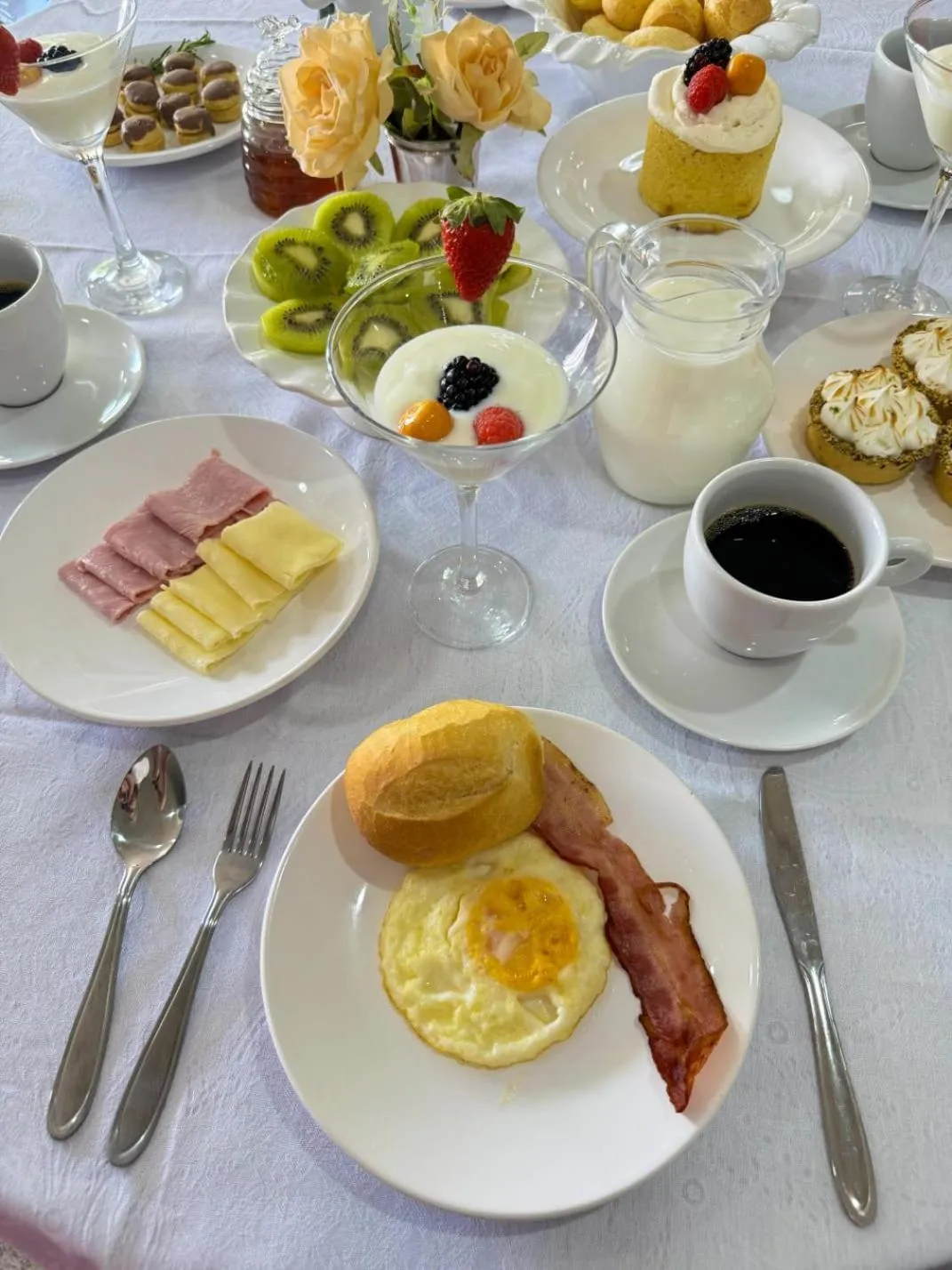Breakfast in BOMBONATO HOTEL - Fácil Acesso ao Aeroporto e parque de Exposições ABCZ