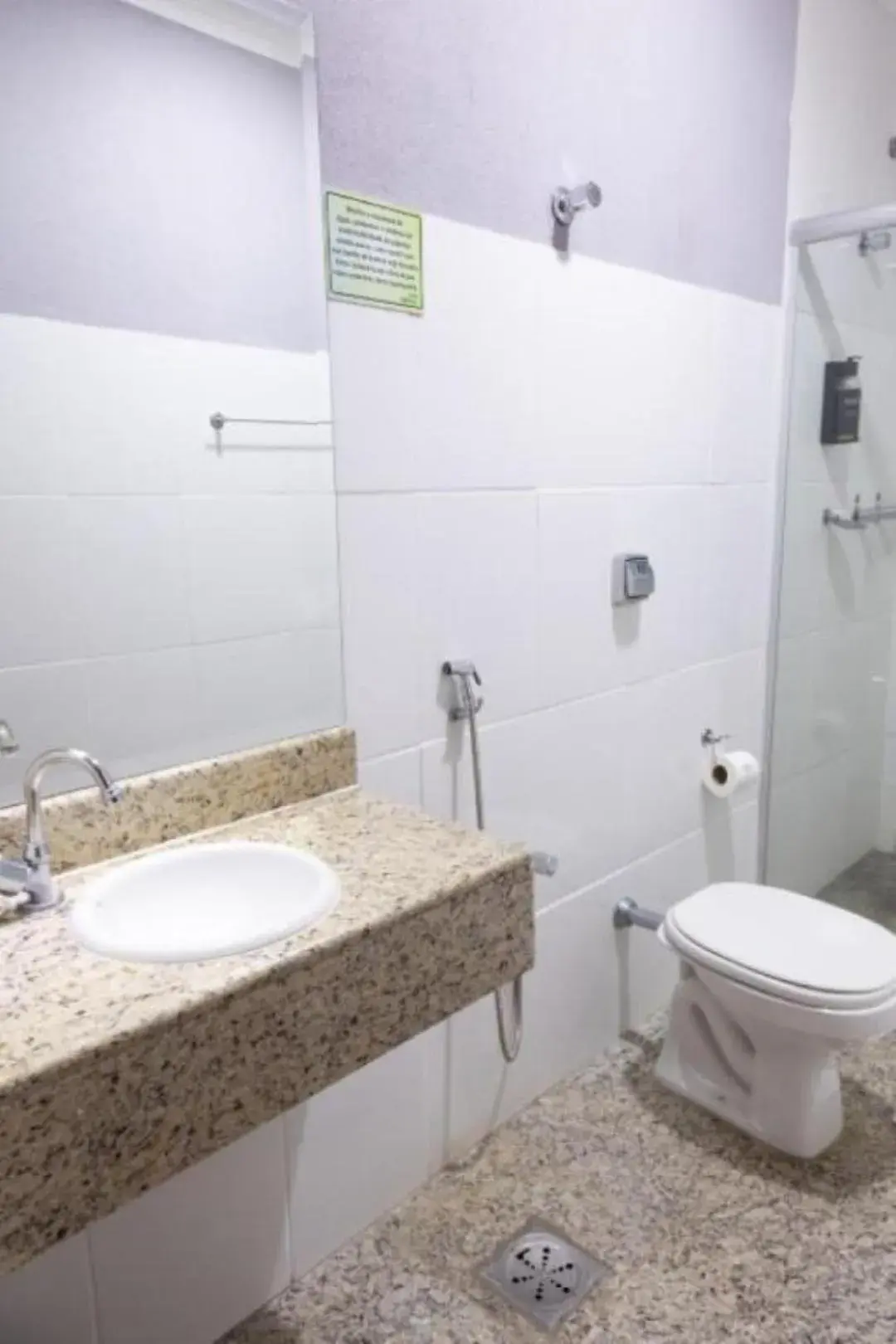 Standard Double Room - single occupancy in BOMBONATO HOTEL - Fácil Acesso ao Aeroporto e parque de Exposições ABCZ Standard Double Room - single occupancy in BOMBONATO HOTEL - Fácil Acesso ao Aeroporto e parque de Exposições ABCZ
