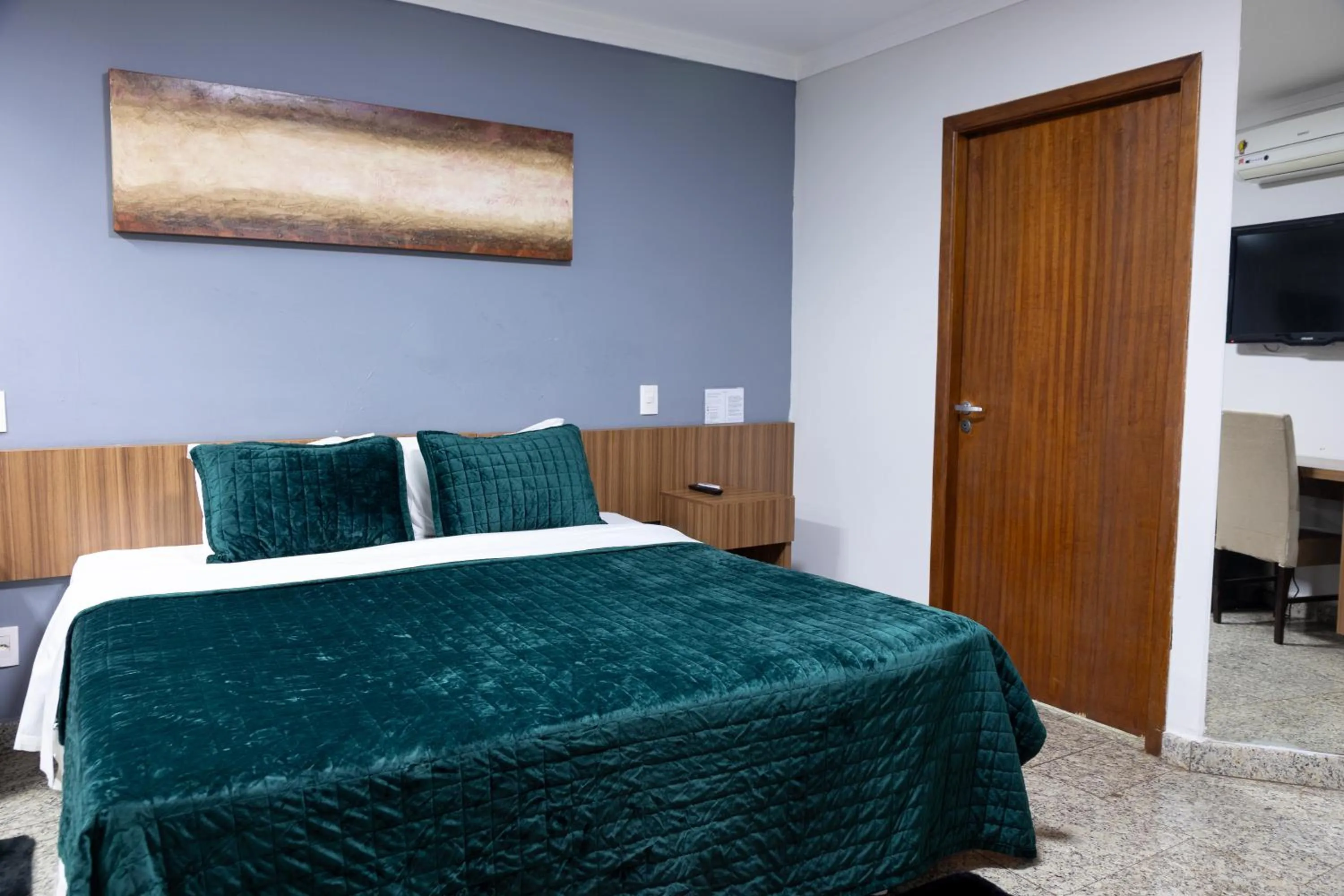 Bedroom, Bed in BOMBONATO HOTEL - Fácil Acesso ao Aeroporto e parque de Exposições ABCZ